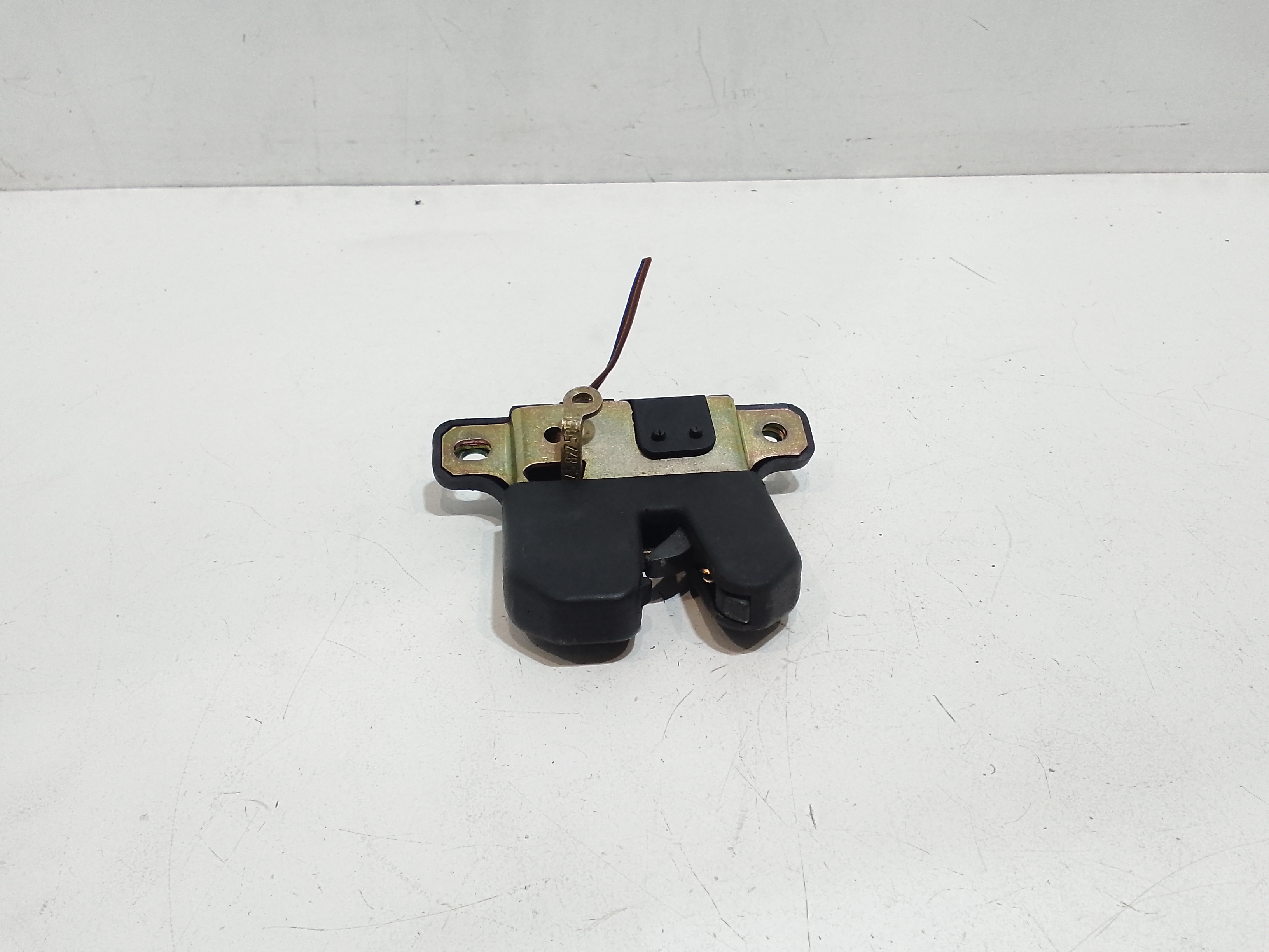 Serratura Cofano Post. 4A5827505H01C Usato