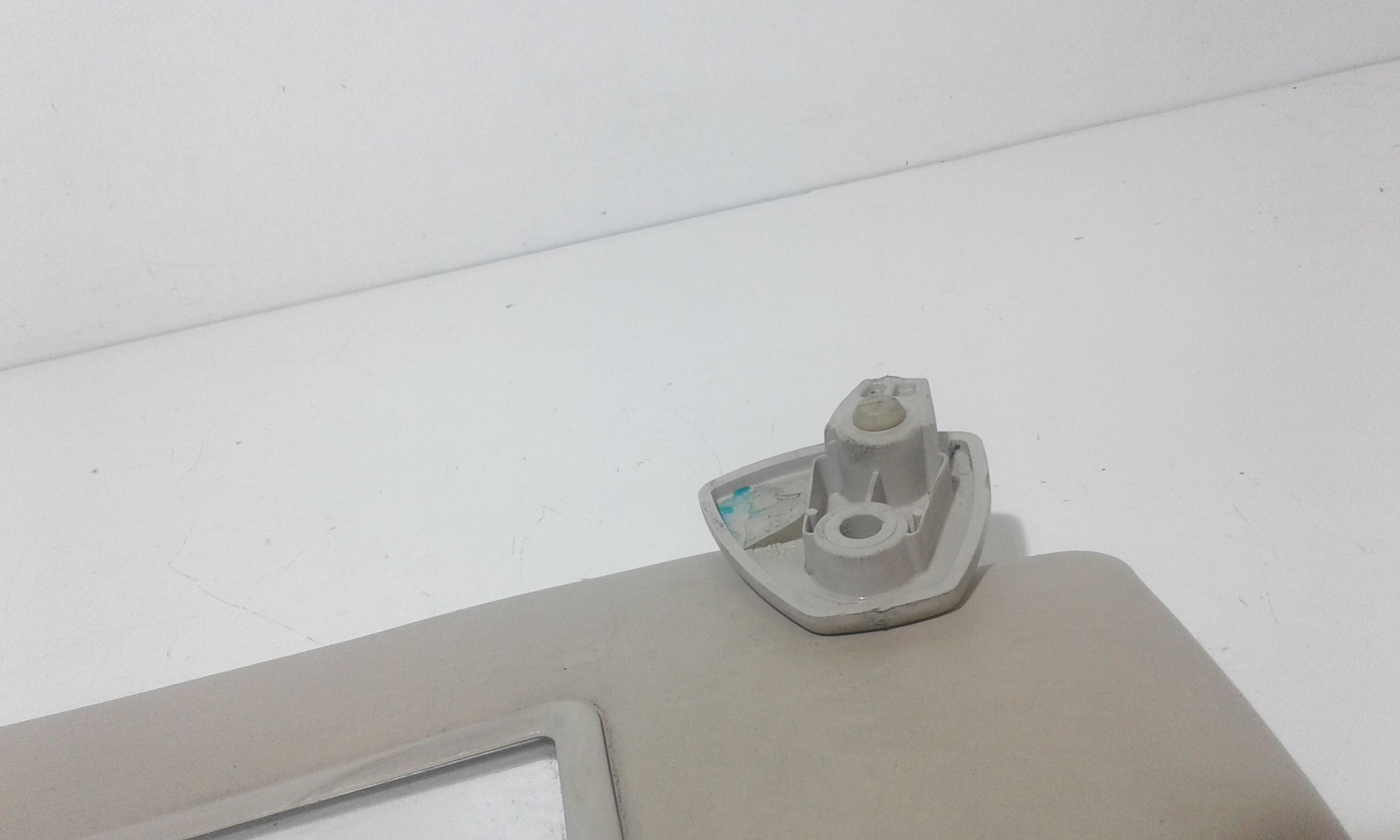 Aletta Parasole Parabrezza Destro 735407871 Usato