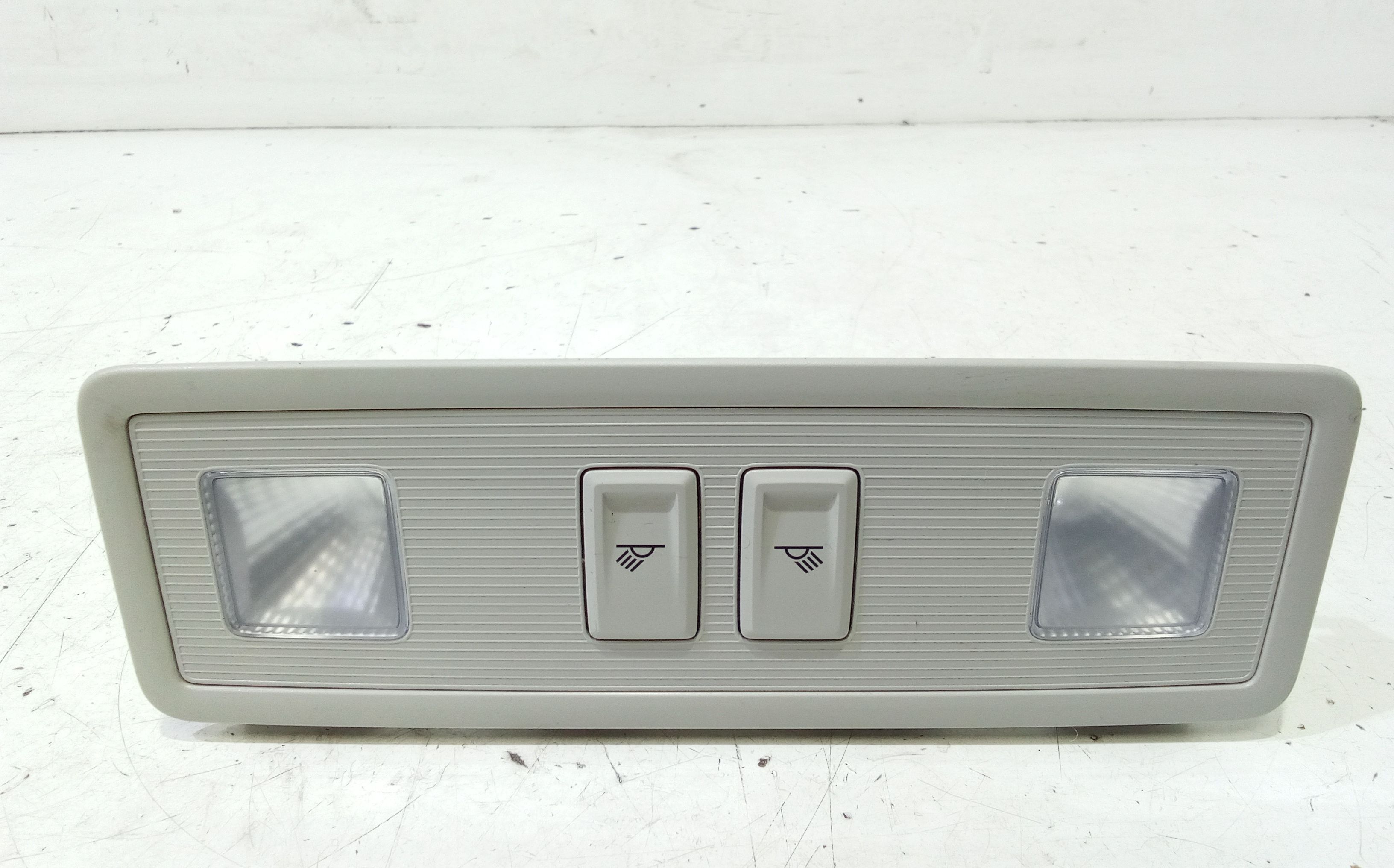 Luce Cortesia Centr. Tetto Usato