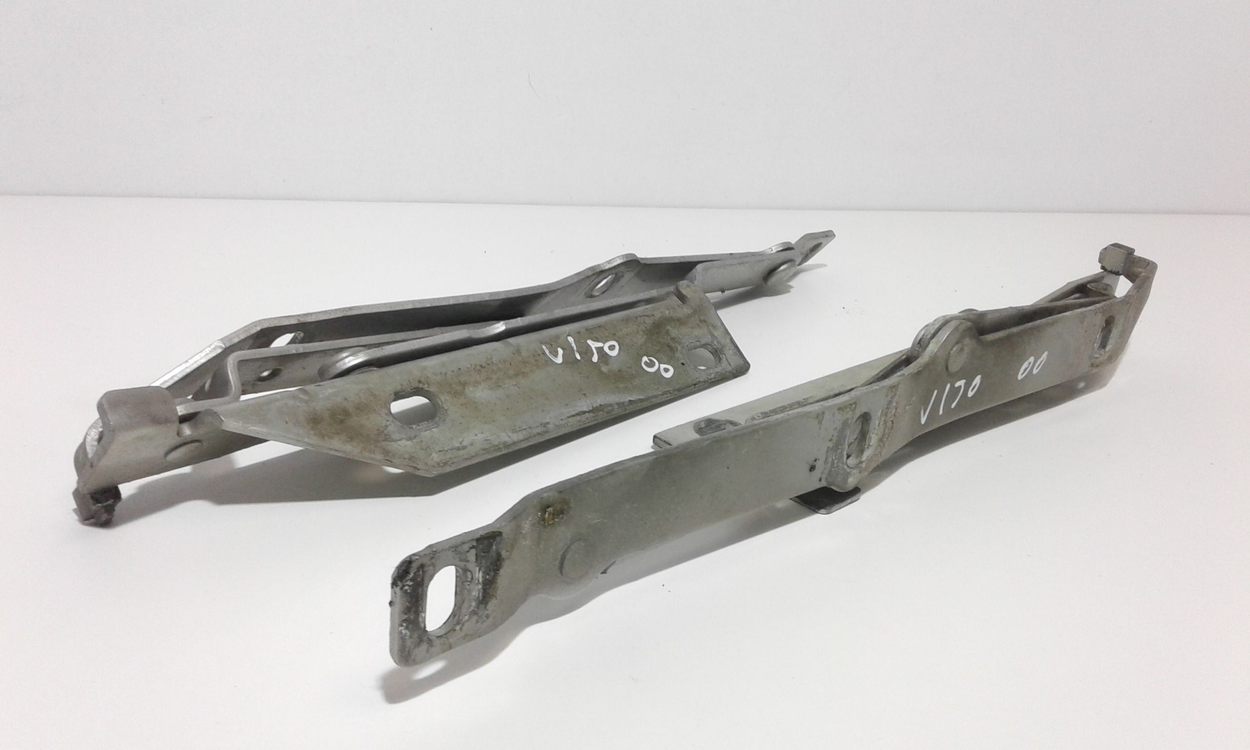 Cerniera Cofano Ant. Sinistro A6387500251 Usato