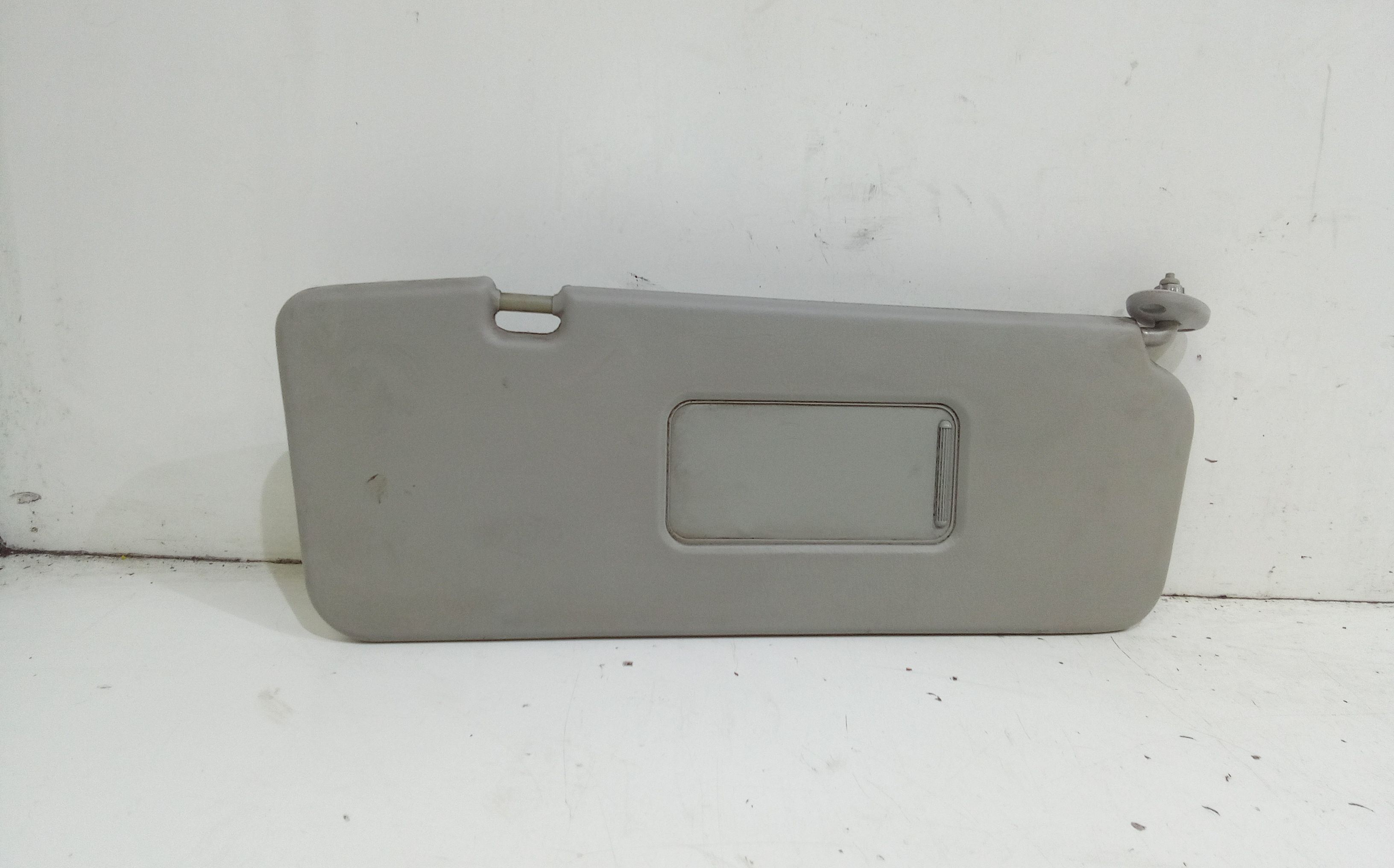 Aletta Parasole Parabrezza Destro 8480183E516GS Usato