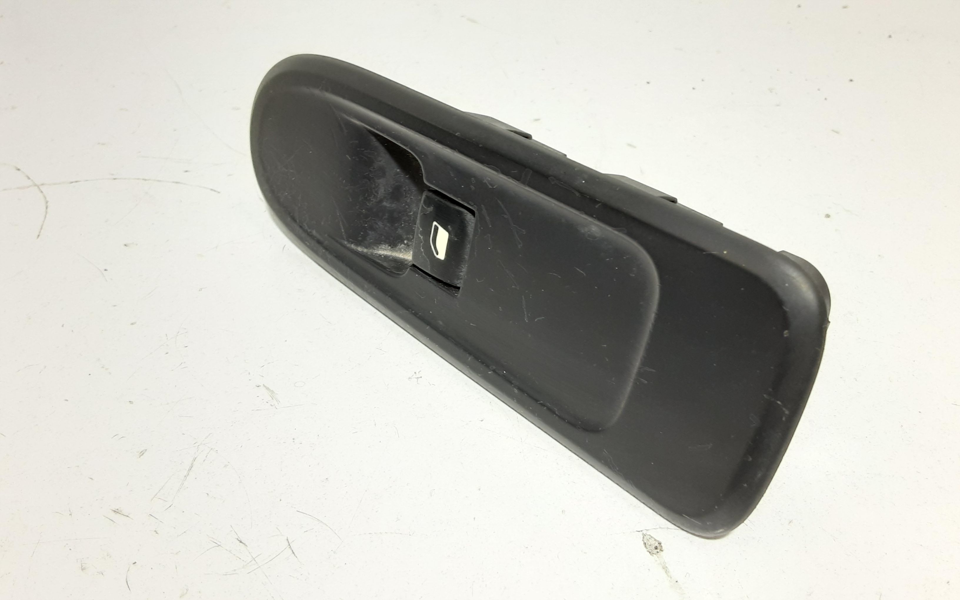 Interruttore Alzacristalli Porta Ant. Destro Usato