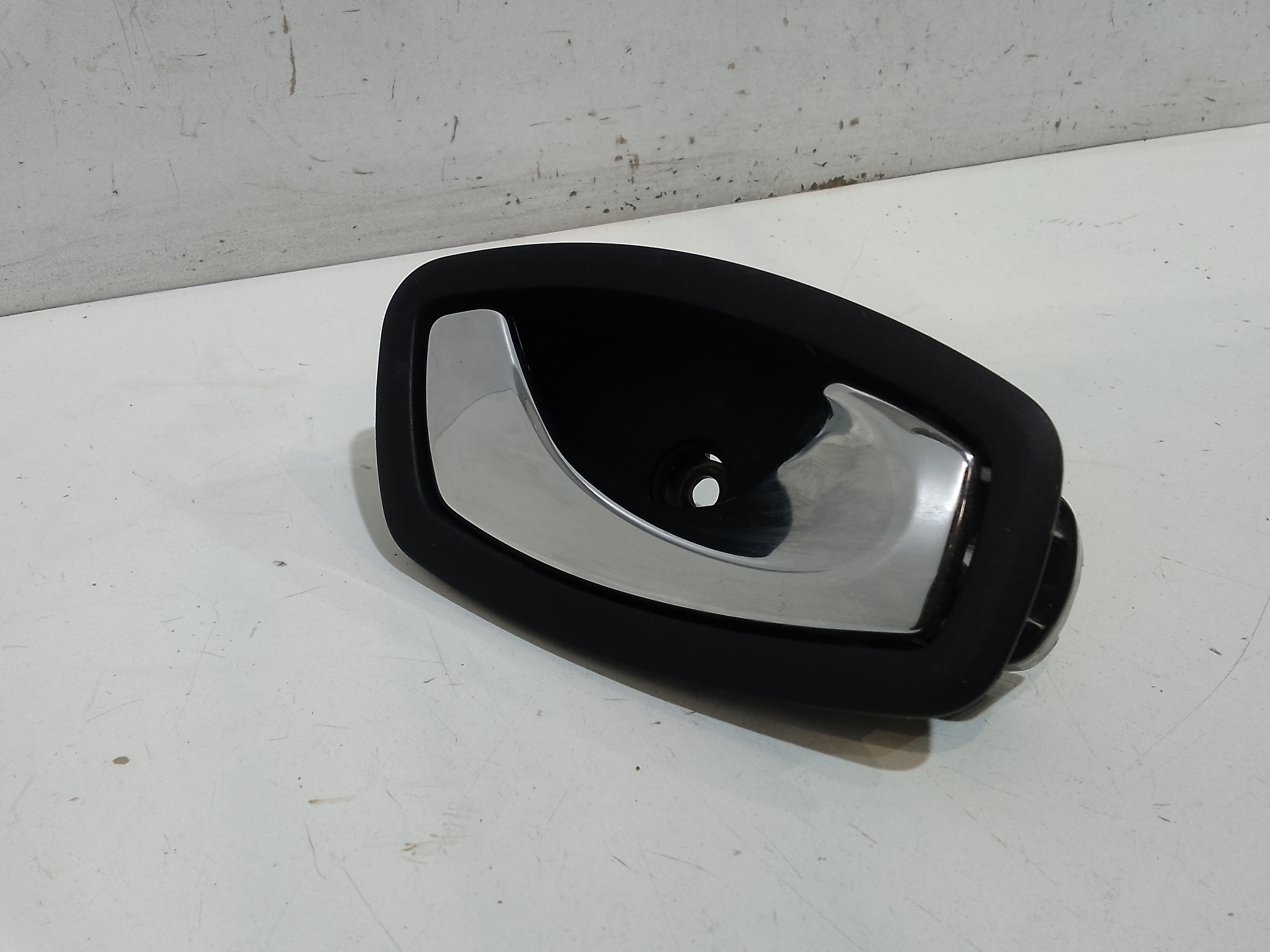 Maniglia Int. Apertura Porta Ant. Destro Usato