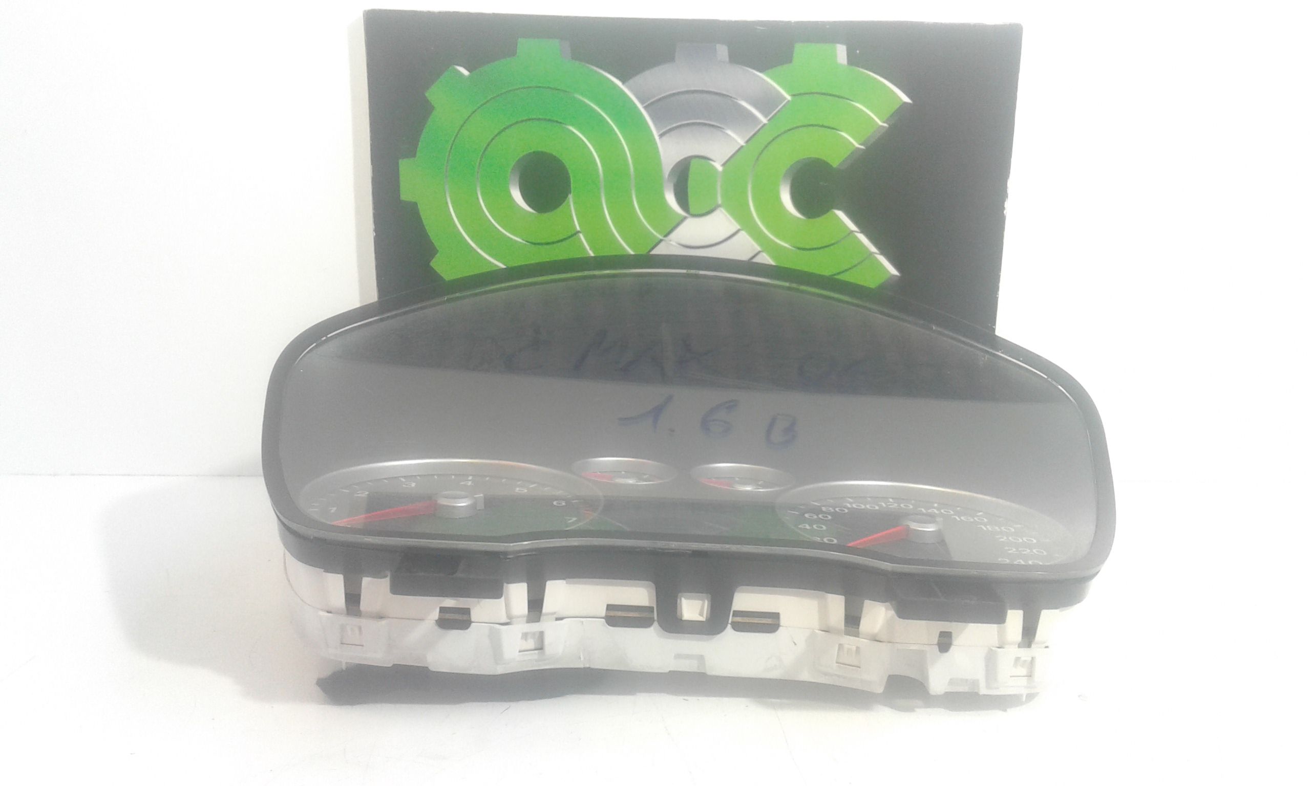 Quadro Portastrumenti Usato