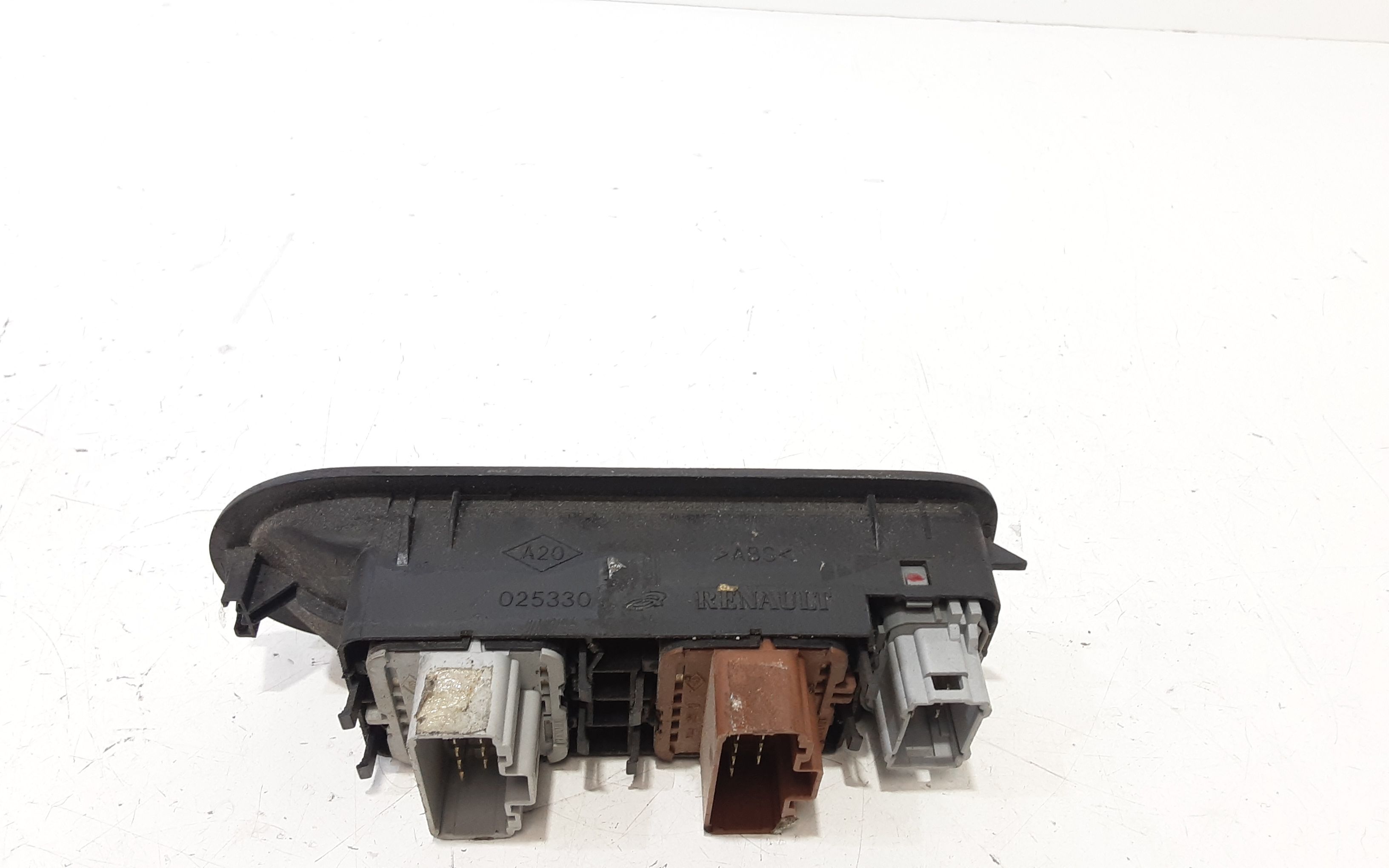 Interruttore Alzacristalli Porta Ant. Sinistro 8200214939 Usato