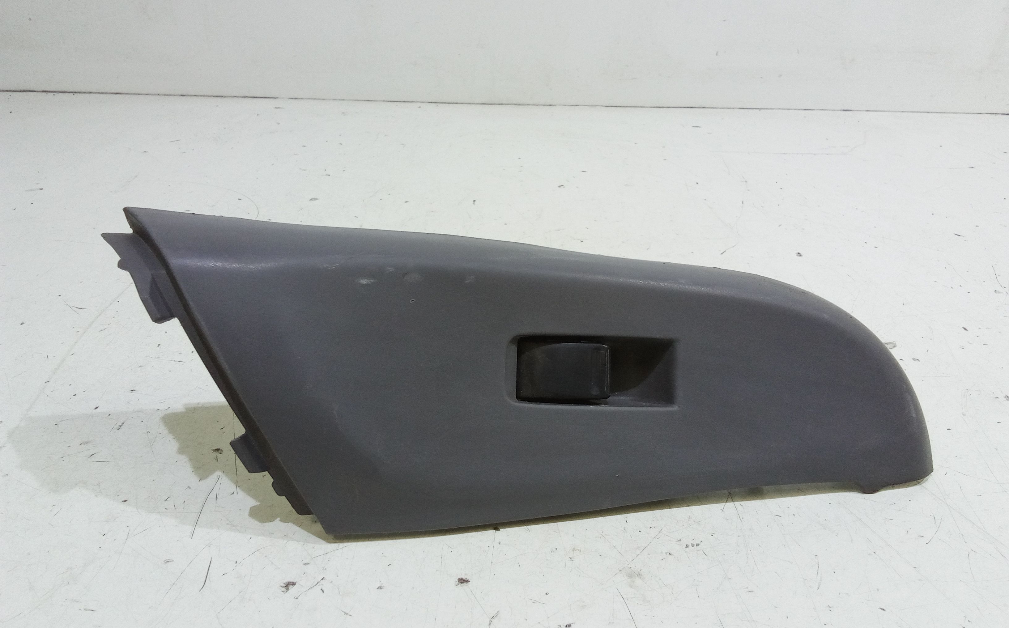 Interruttore Alzacristalli Porta Ant. Destro Usato