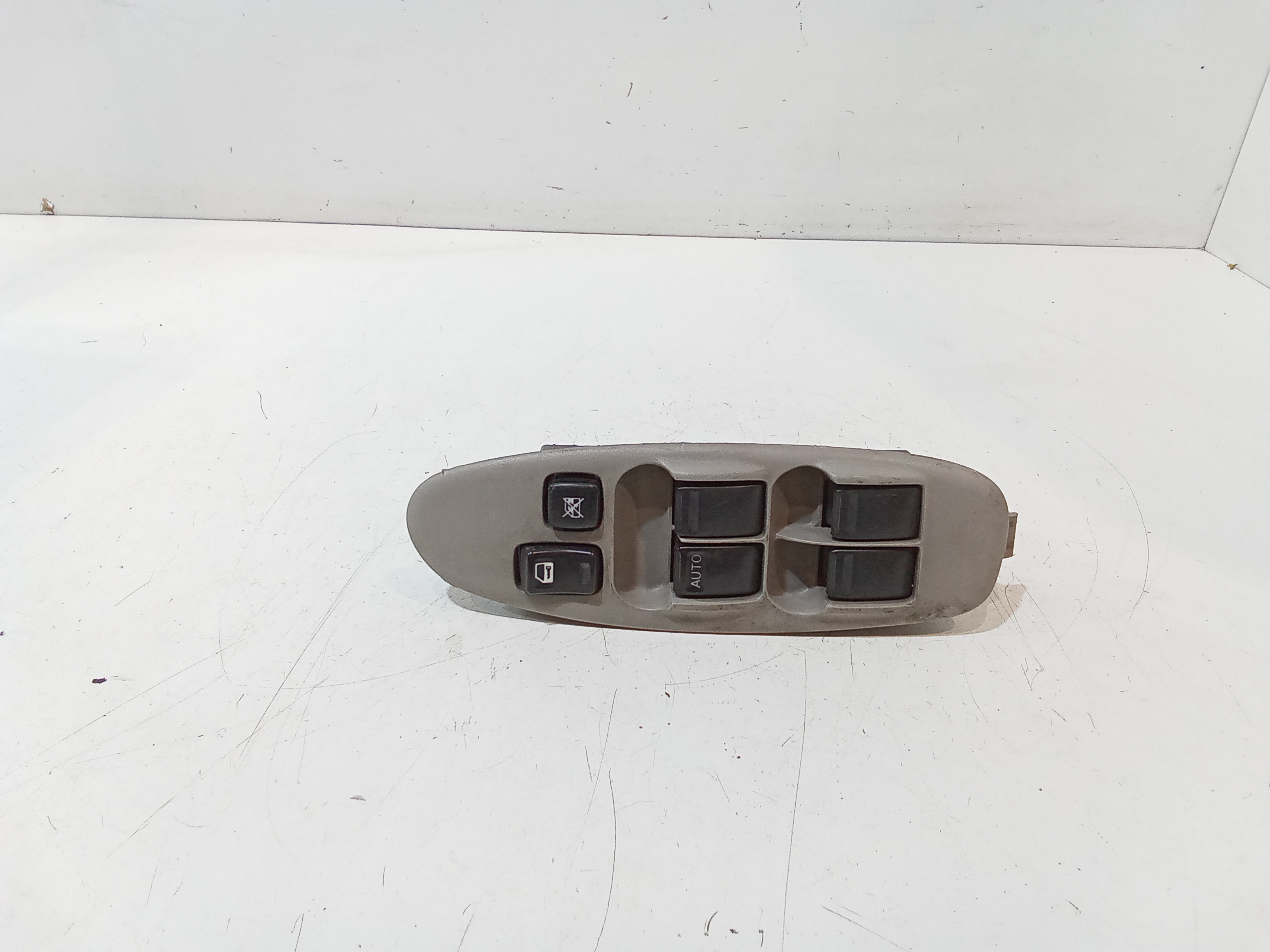 Interruttore Alzacristalli Porta Ant. Sinistro Usato