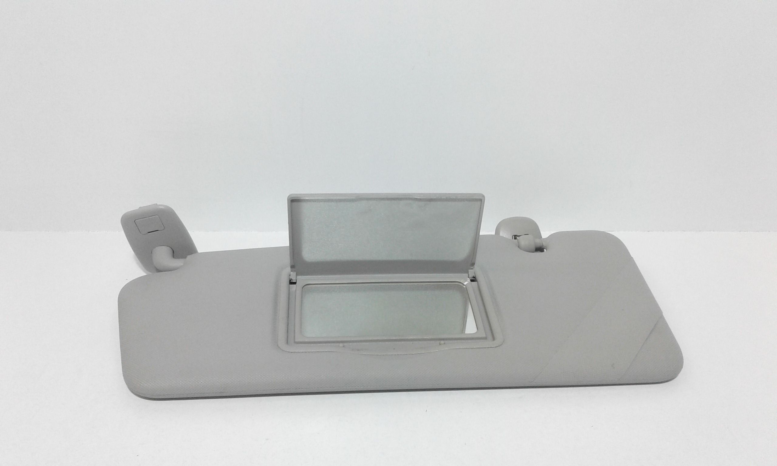 Aletta Parasole Parabrezza Sinistro A4538102210 Usato