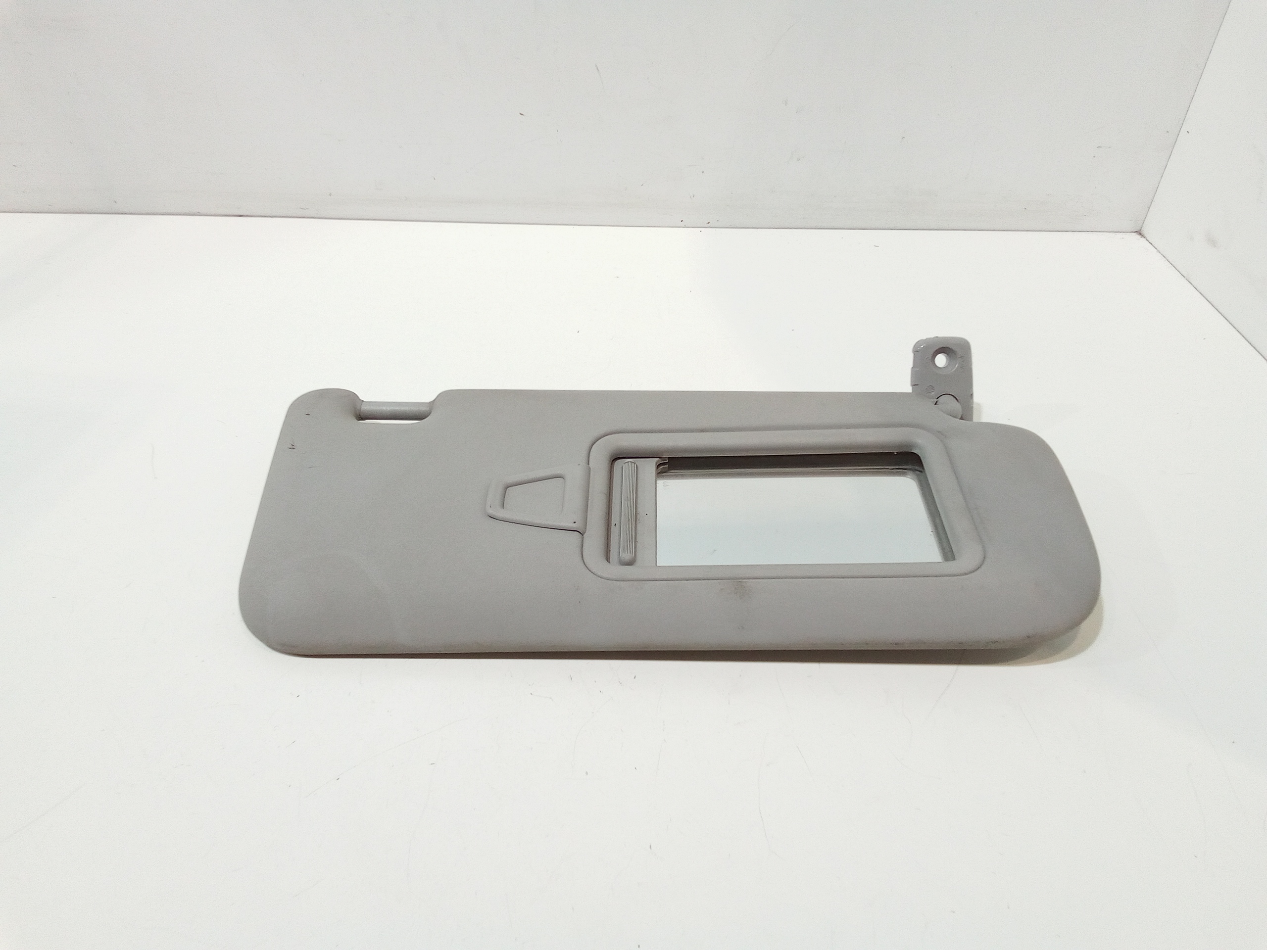 Aletta Parasole Parabrezza Destro 852021H000ED Usato