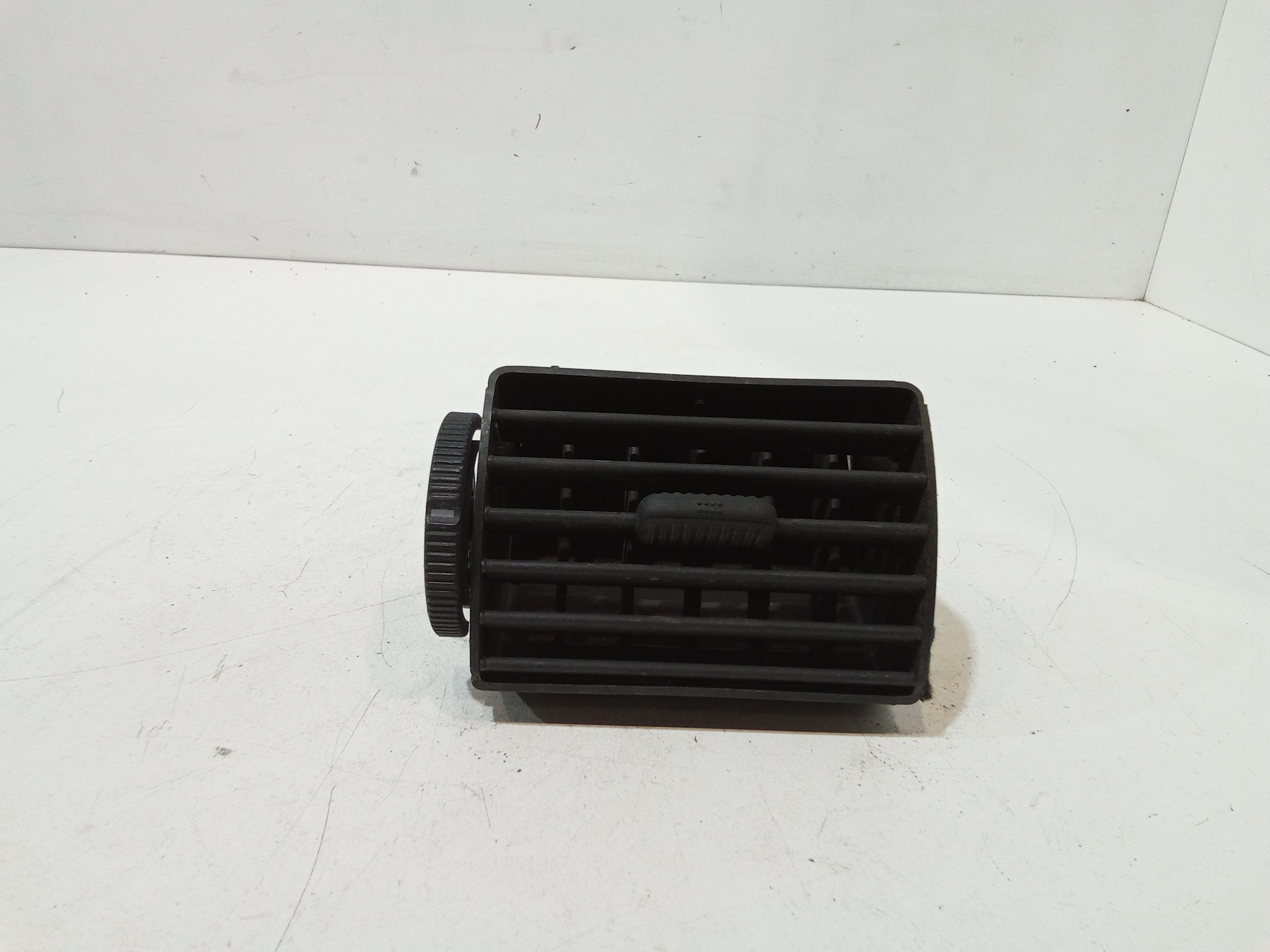 Condotto Aria Bocchette Lat. Cruscotto Destro 5Z0819656 Usato