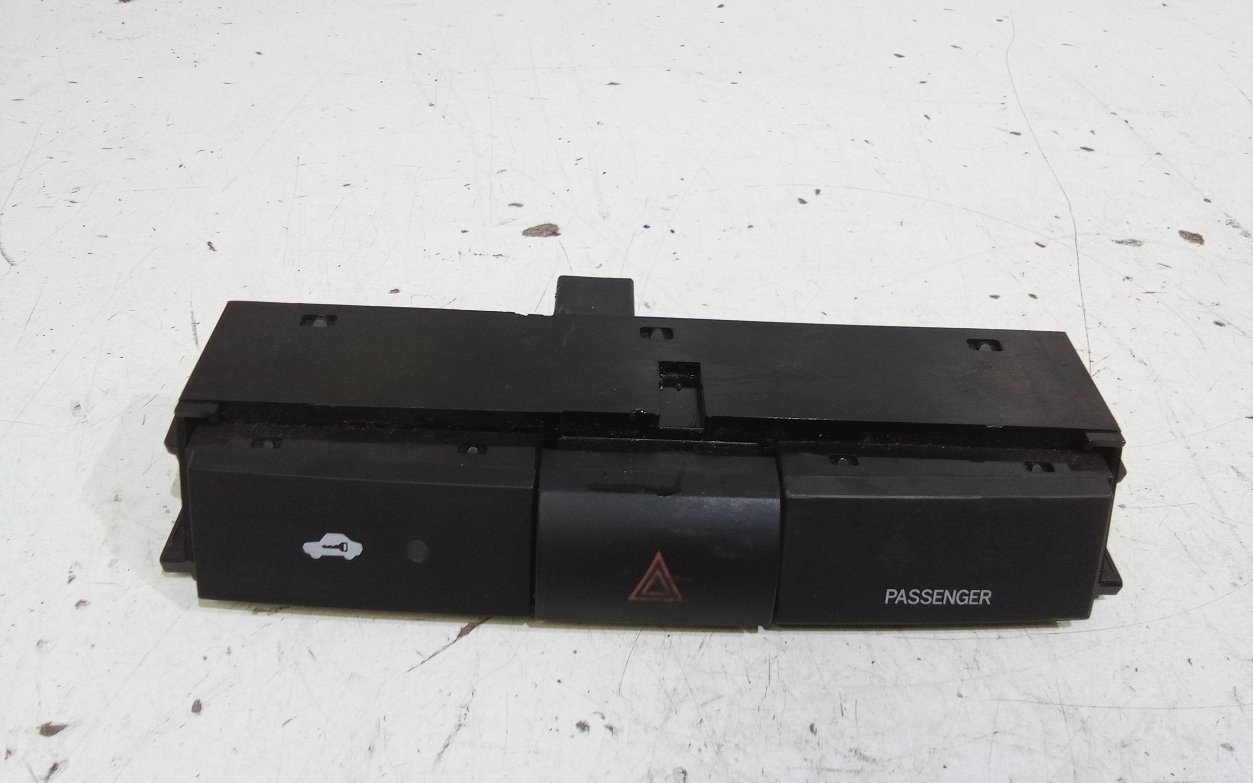 Interruttore Luci Emergenza 8433202081 Usato