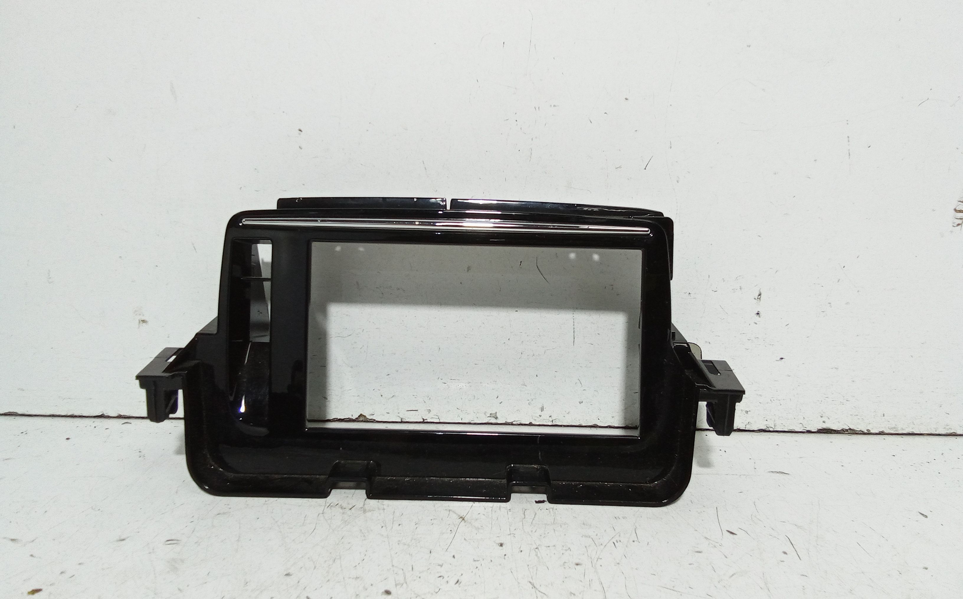 Mascherina Portastrumenti Sup. Centr. Cruscotto 682700007R Usato