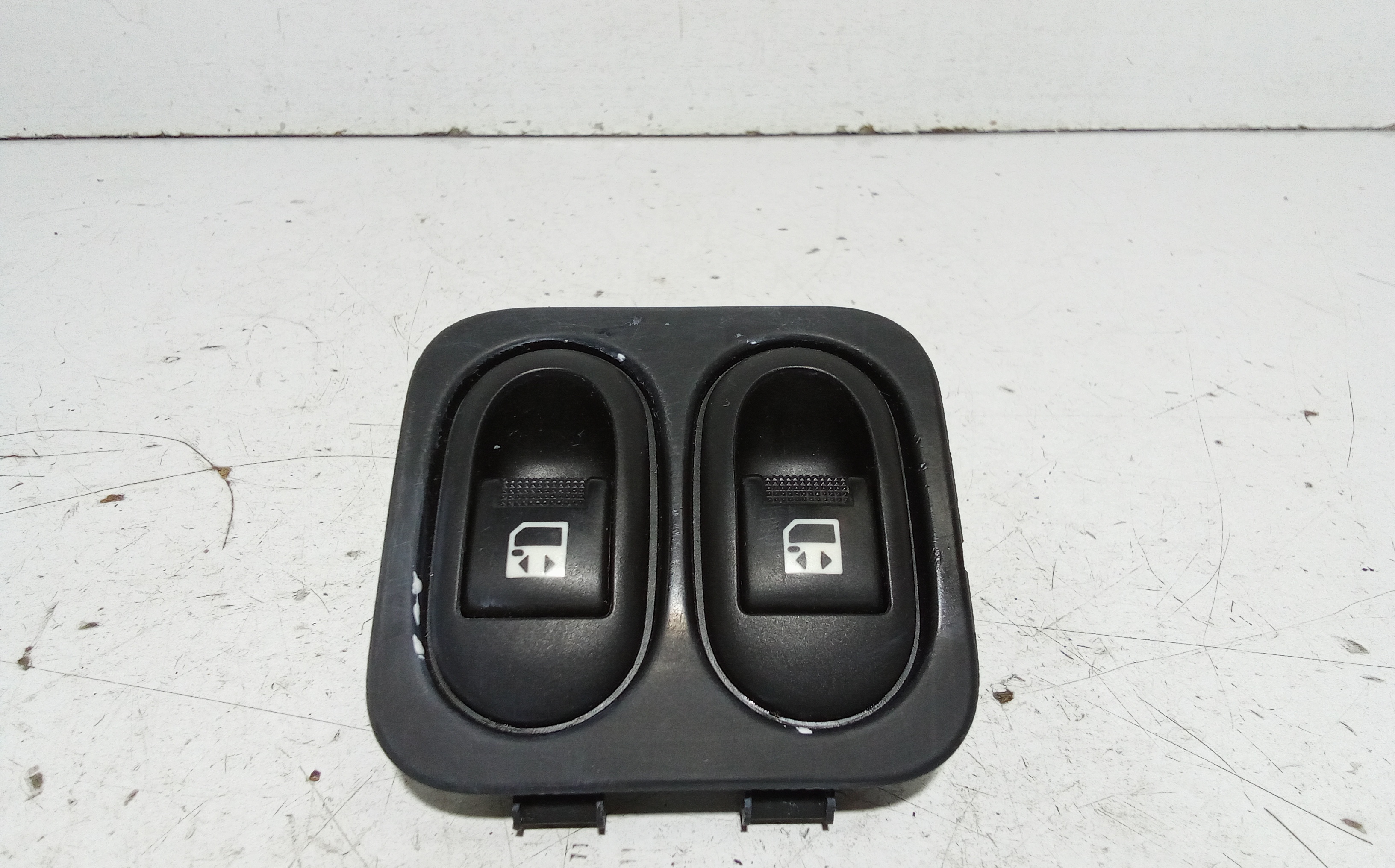 Interruttore Alzacristalli Porta Ant. Sinistro 6552ZG Usato