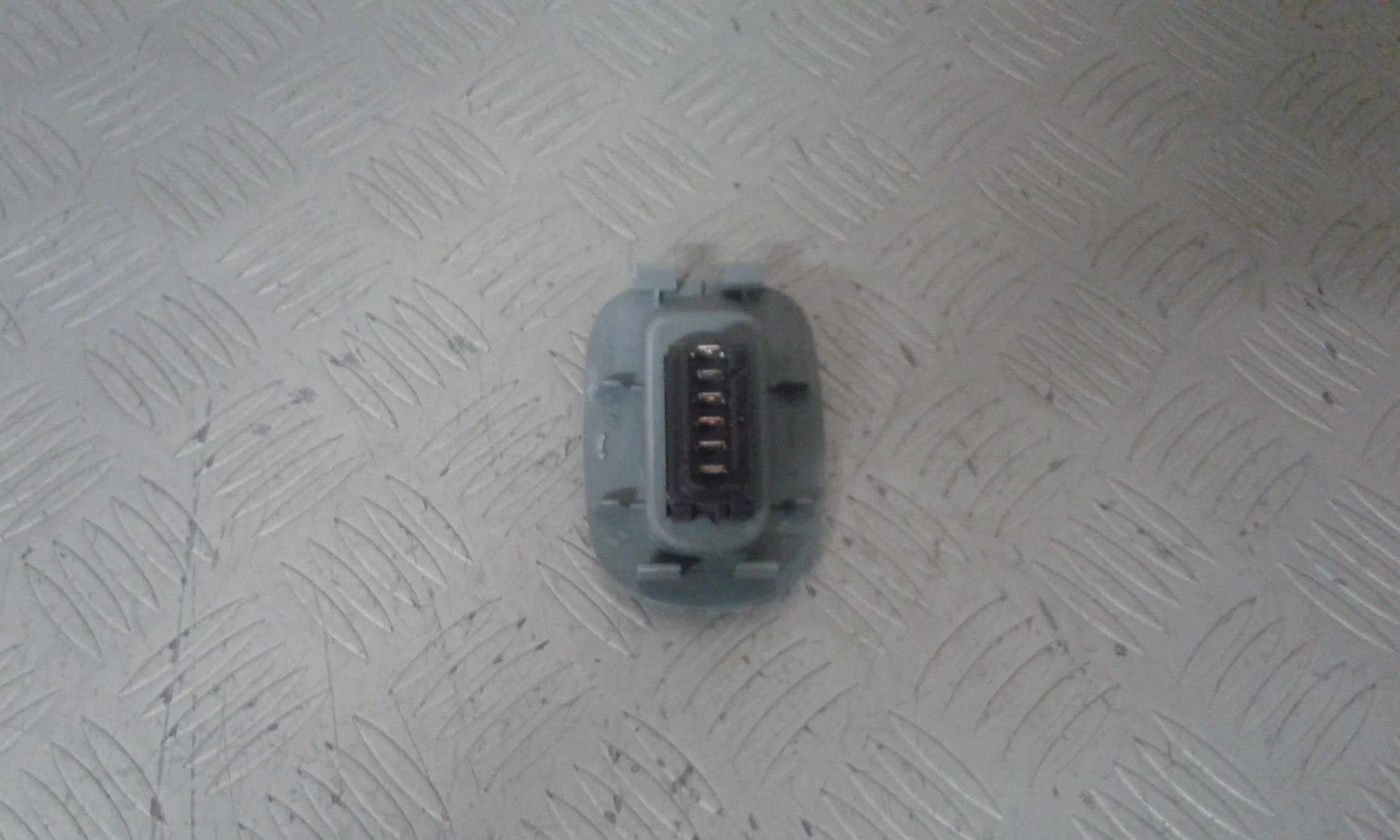 Interruttore Alzacristalli Porta Ant. Destro Usato