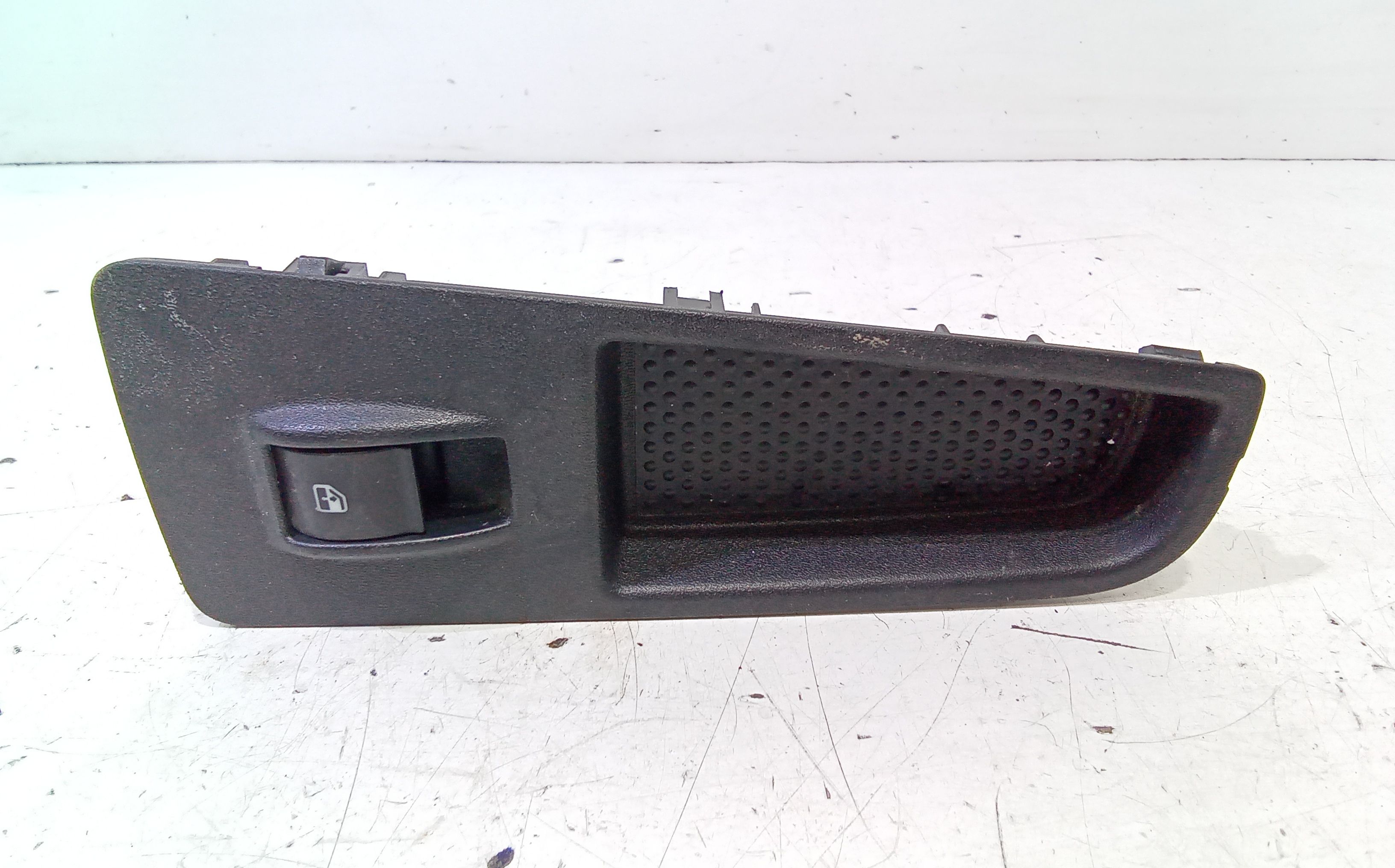 Interruttore Alzacristalli Porta Ant. Destro Usato