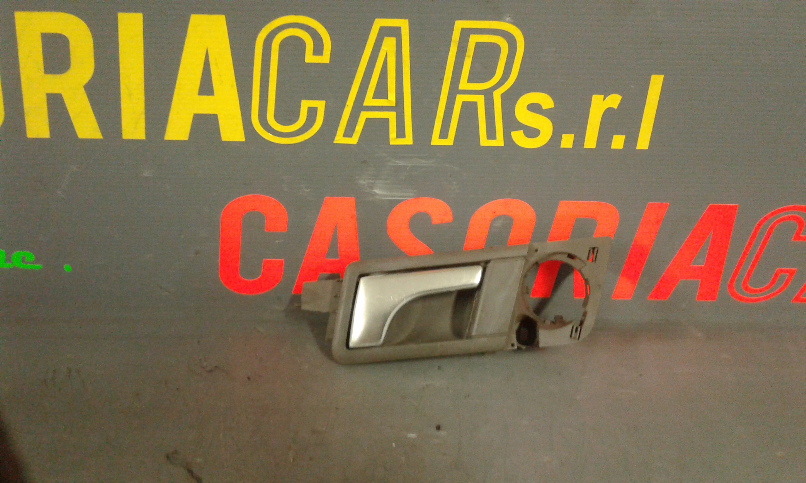 Maniglia Int. Apertura Porta Post. Destro 8Z0839020B27X Usato