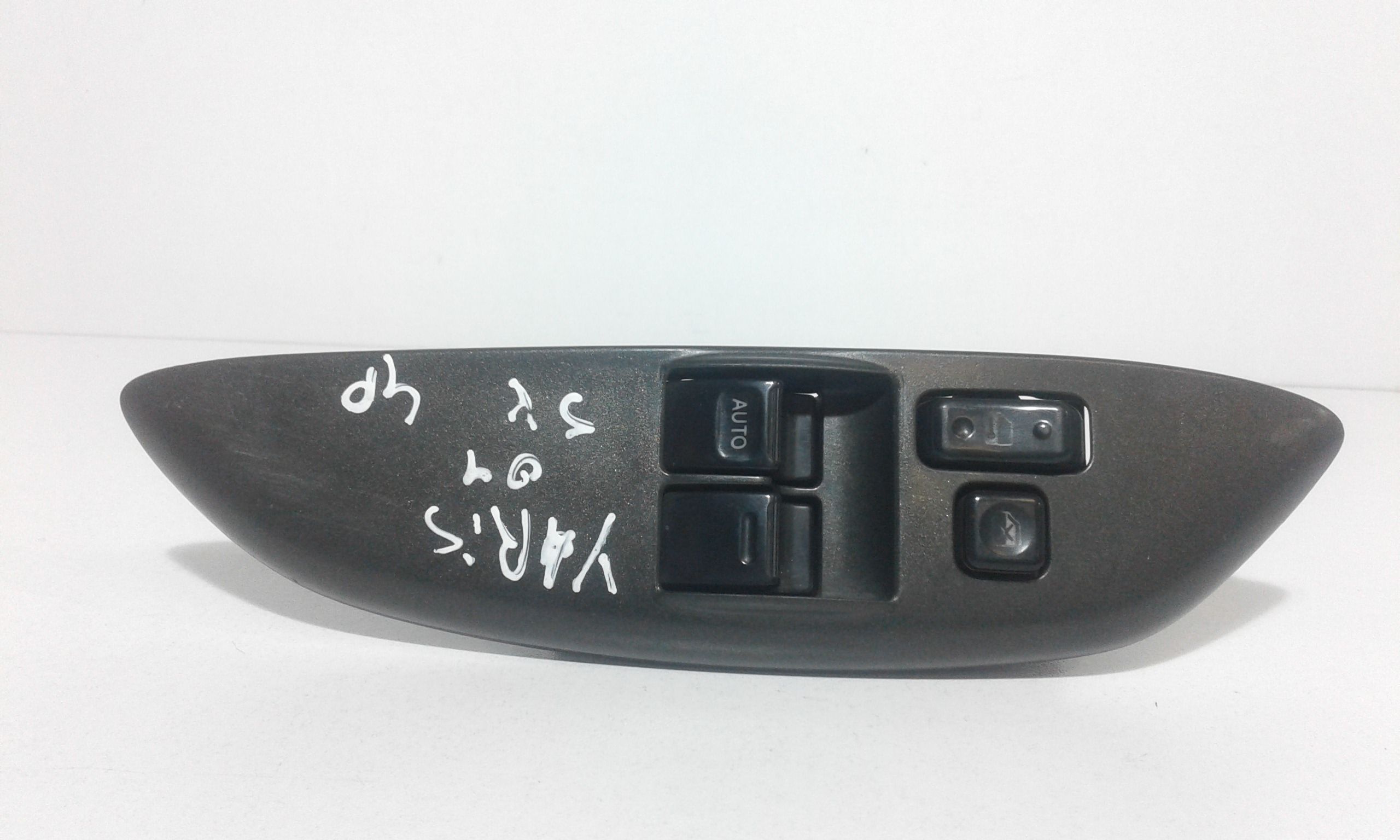 Interruttore Alzacristalli Porta Ant. Sinistro 8482010100 Usato