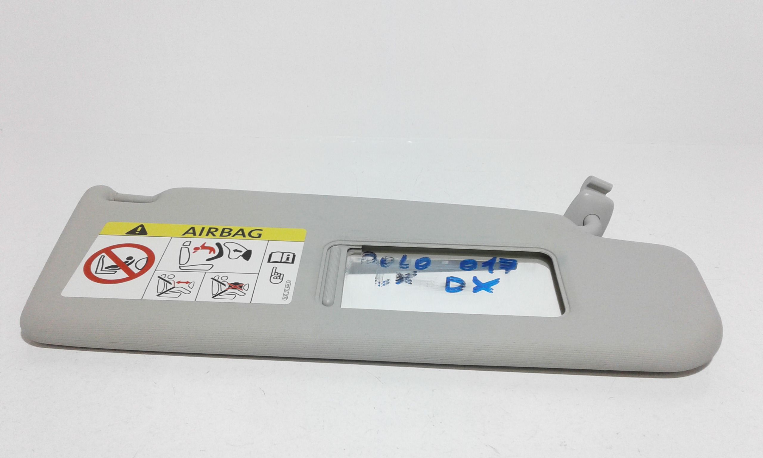 Aletta Parasole Parabrezza Destro 2G0857552F3FD Usato