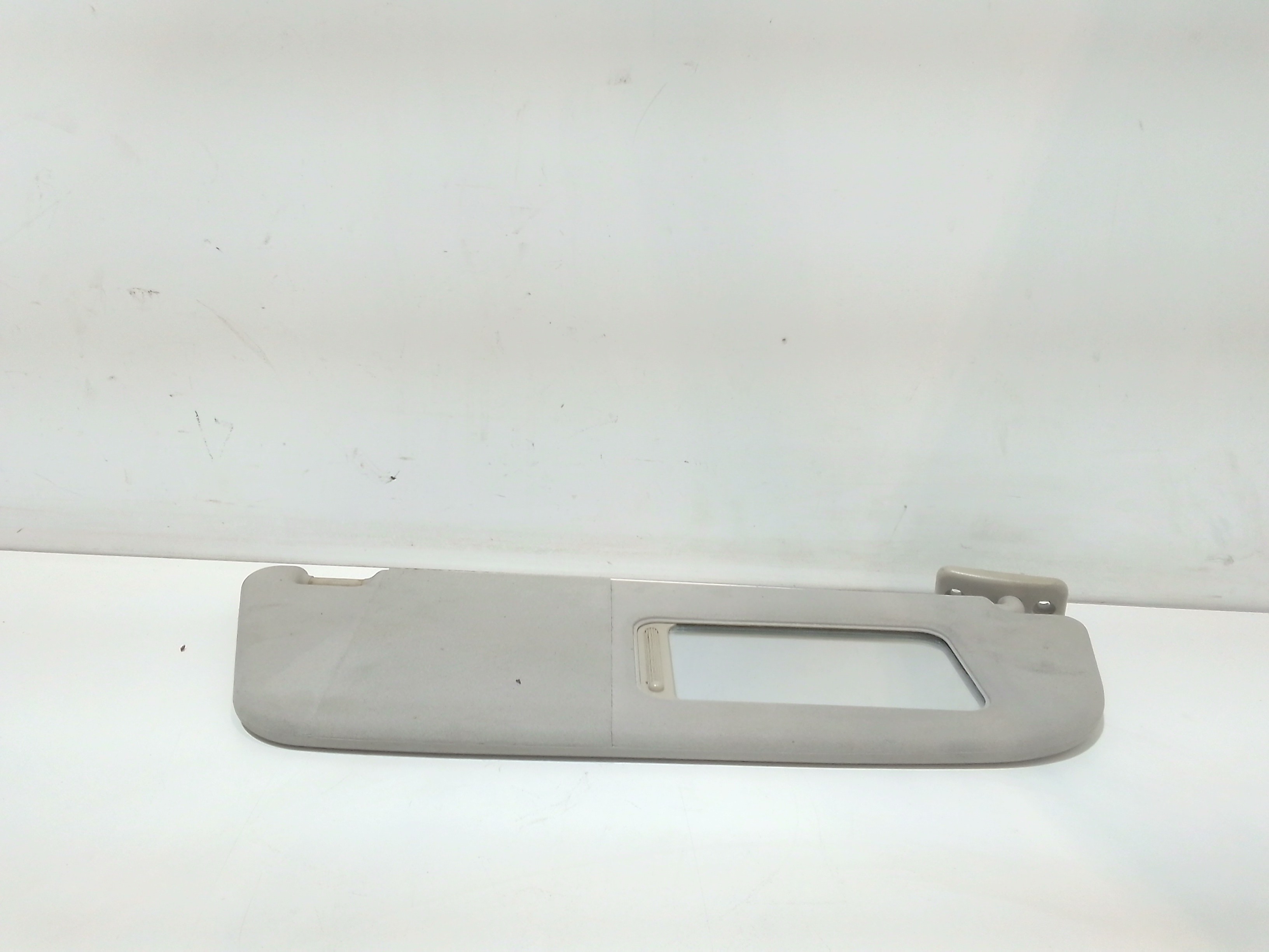 Aletta Parasole Parabrezza Destro 24409344 Usato