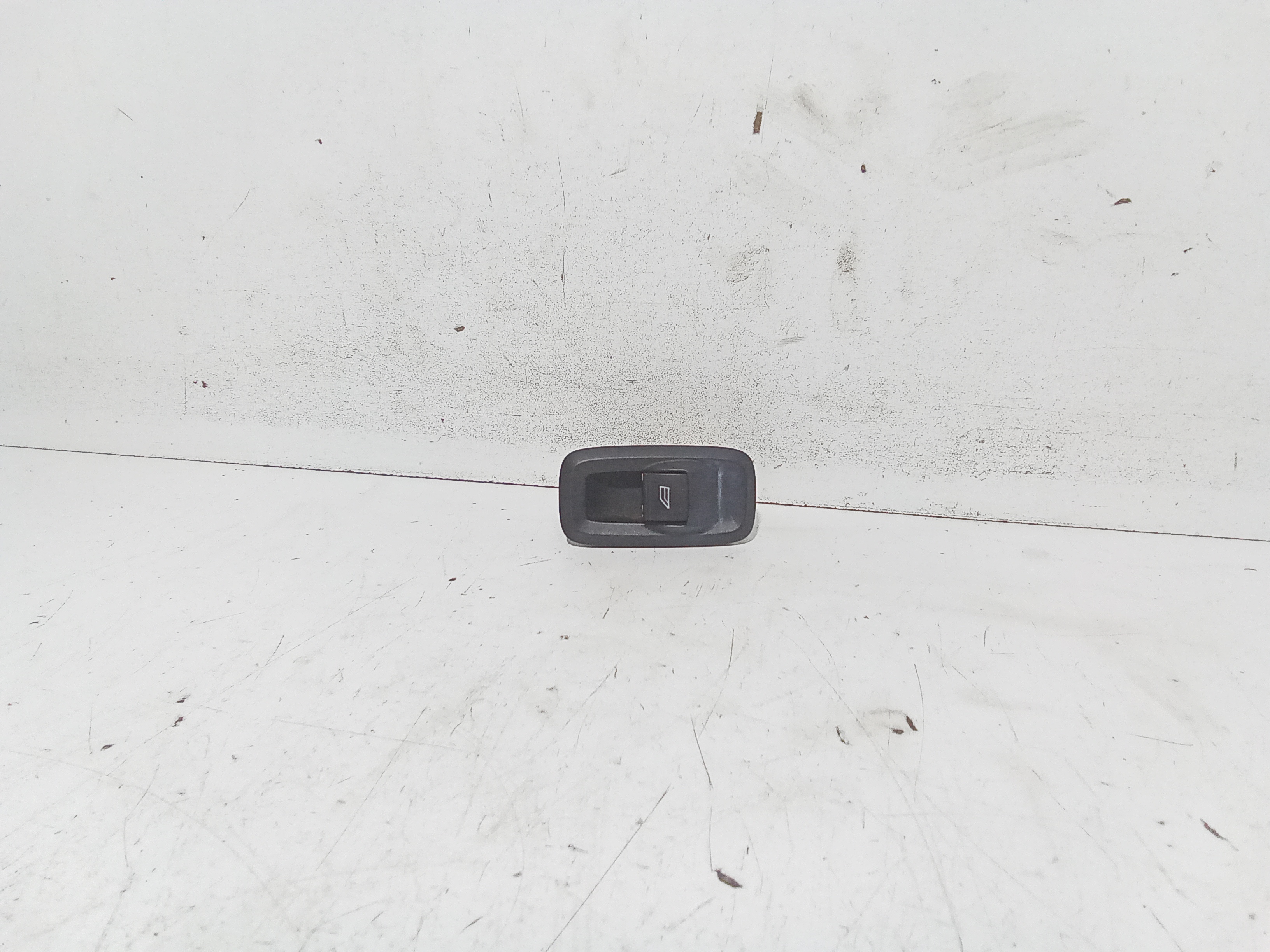 Interruttore Alzacristalli Porta Post. Destro Usato