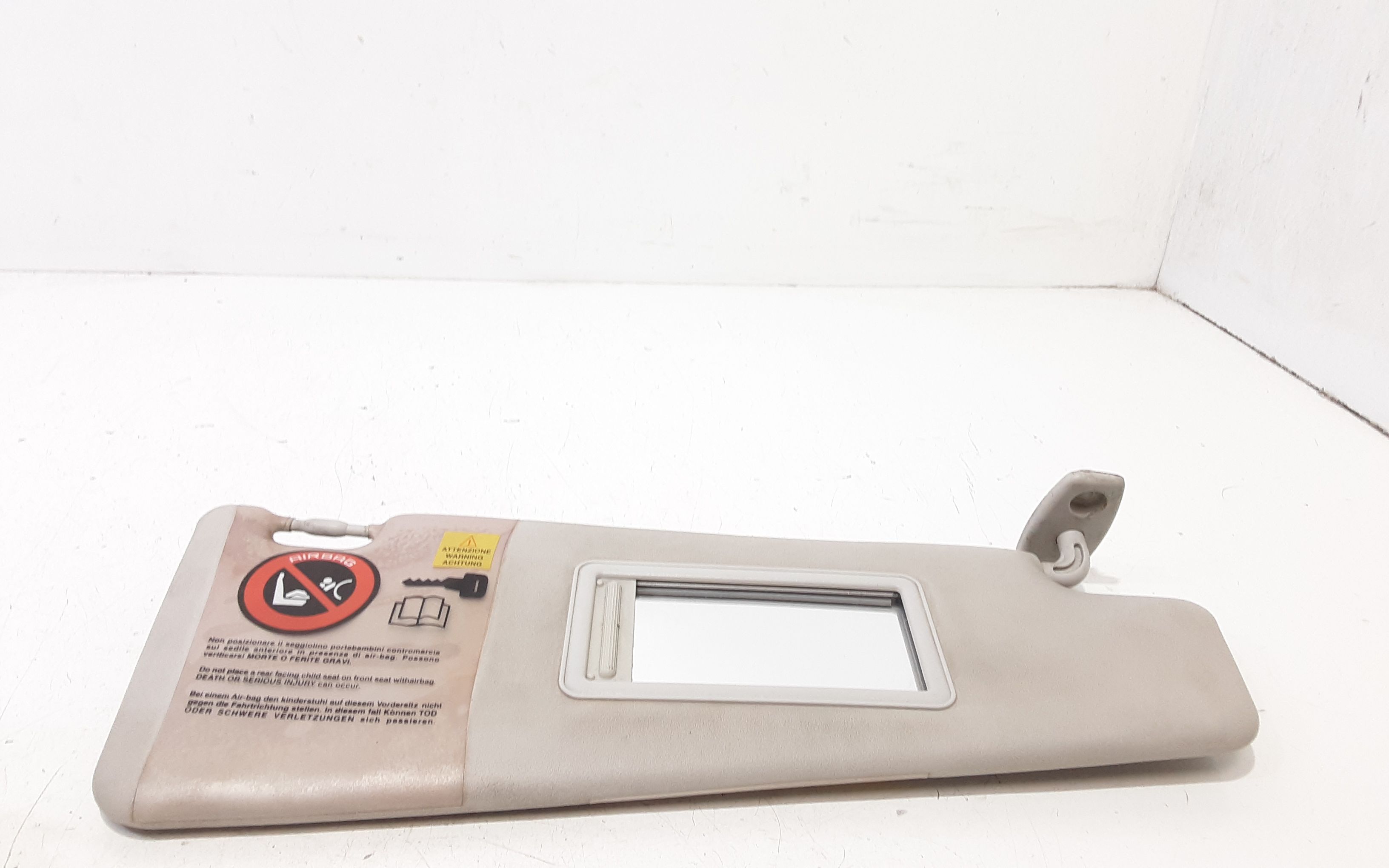 Aletta Parasole Parabrezza Destro 735361684 Usato