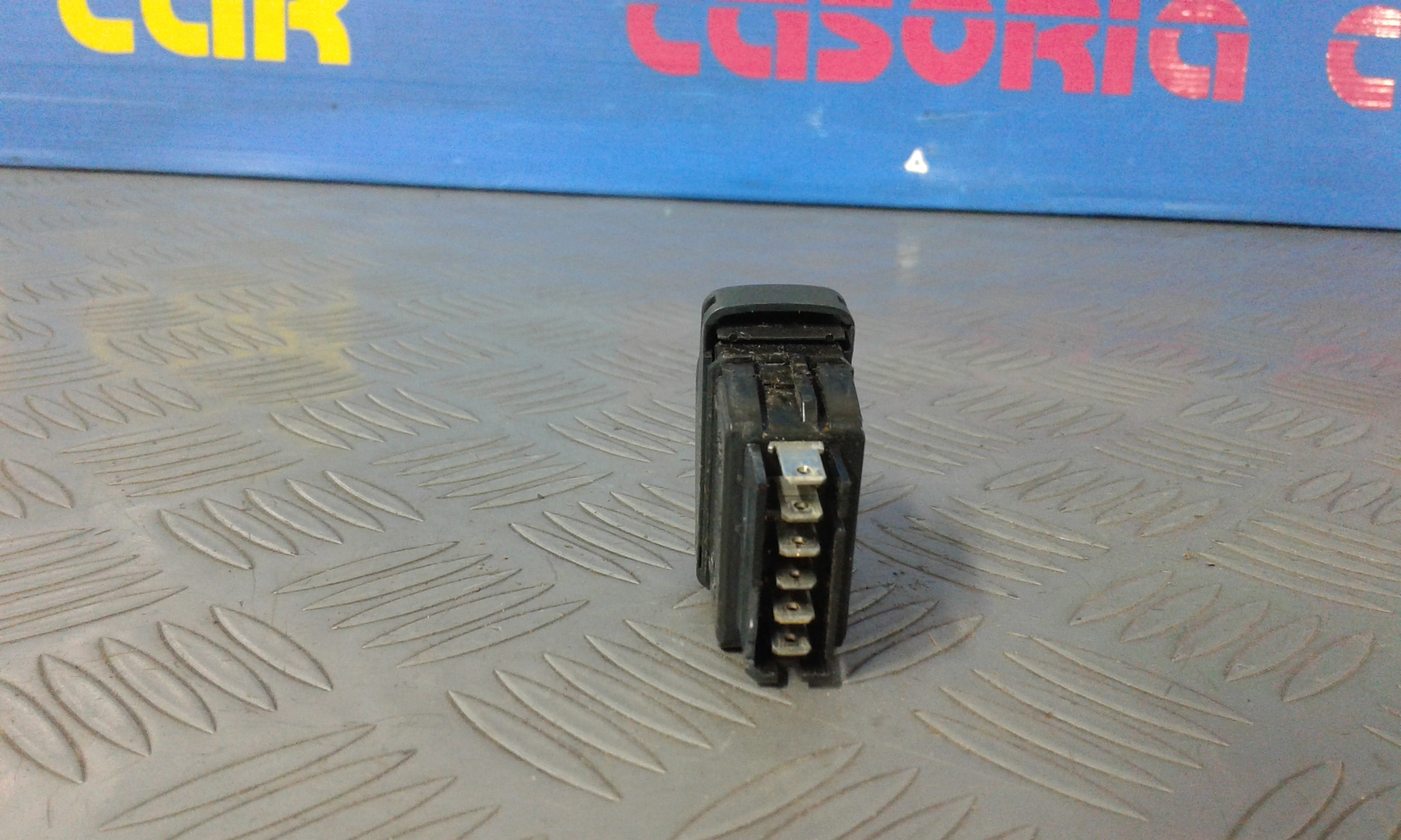 Interruttore Alzacristalli Porta Ant. Destro Usato