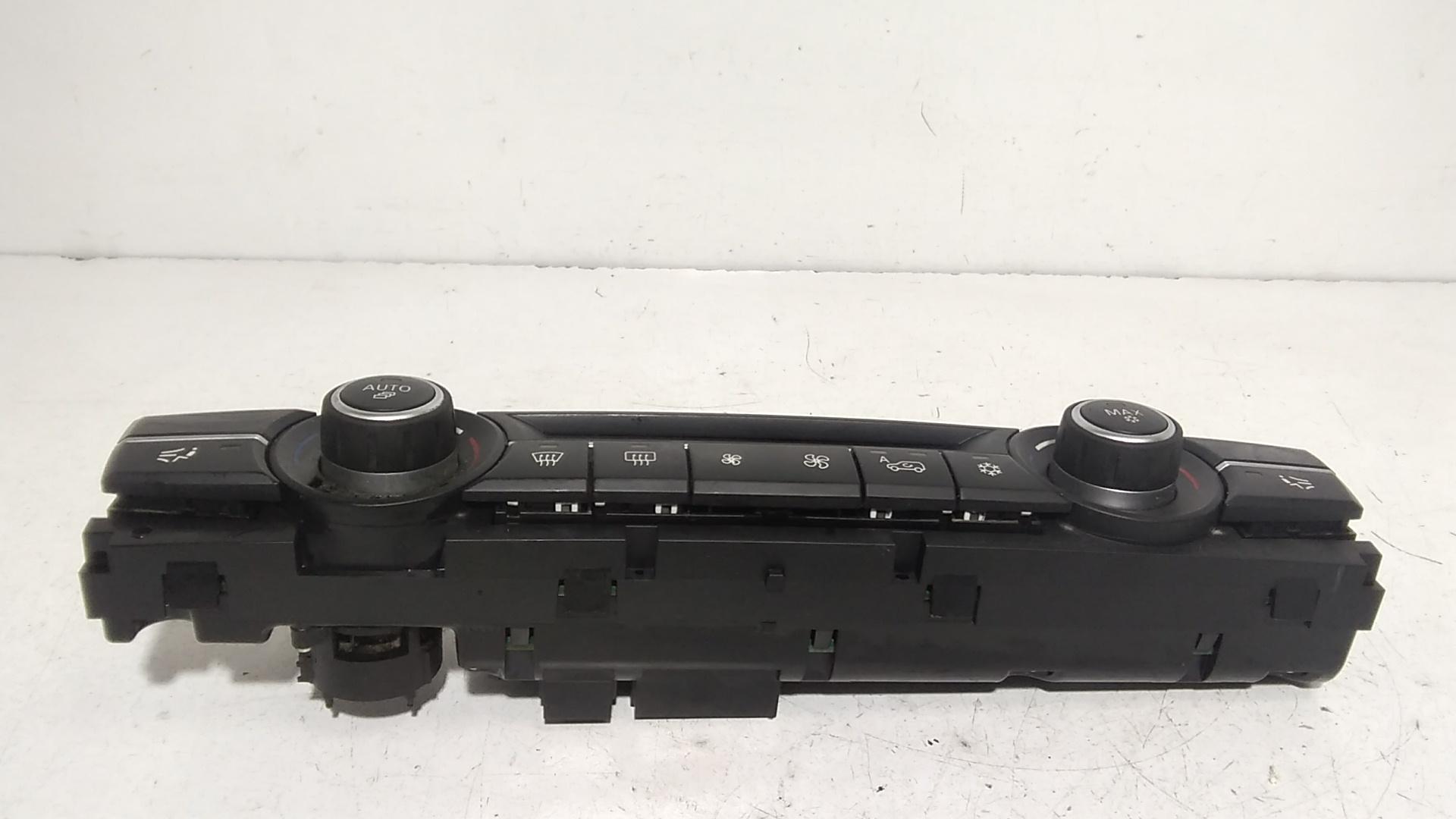 Blocco Comando Climatizzazione 64119193960 Usato