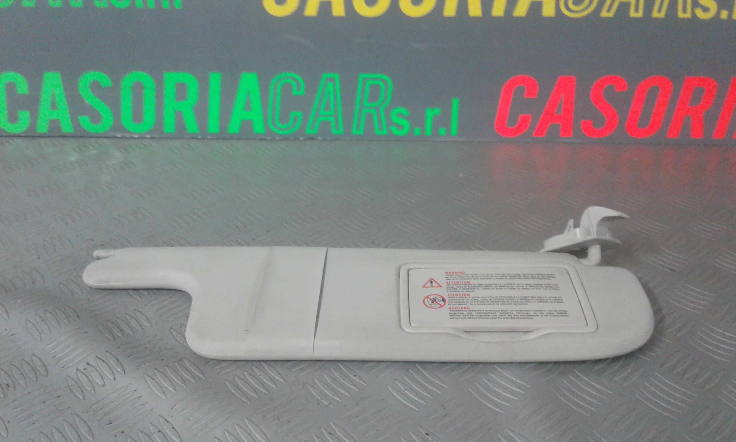 Aletta Parasole Parabrezza Destro 8200245822 Usato