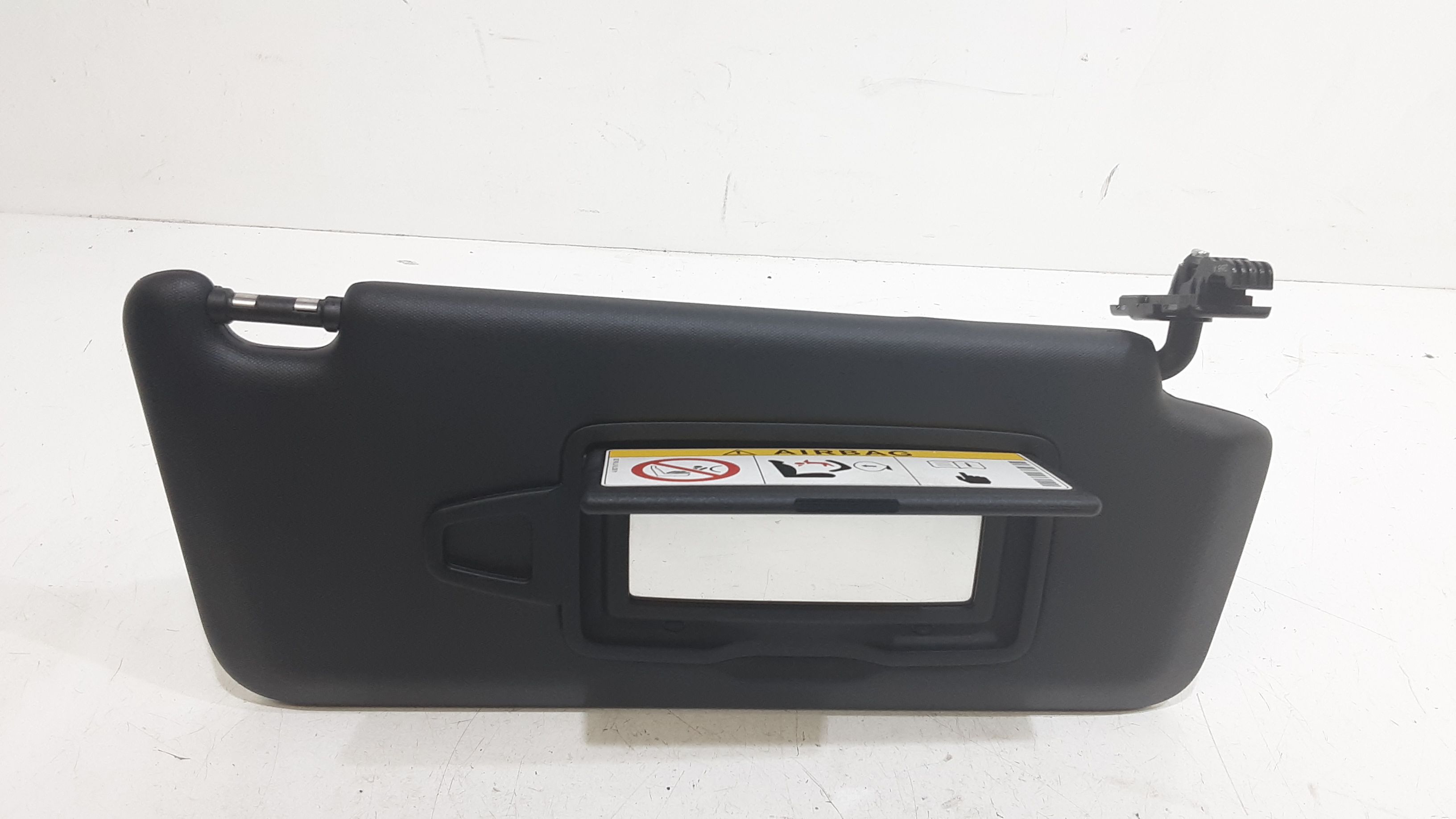 Aletta Parasole Parabrezza Destro A17781060007M94 Usato