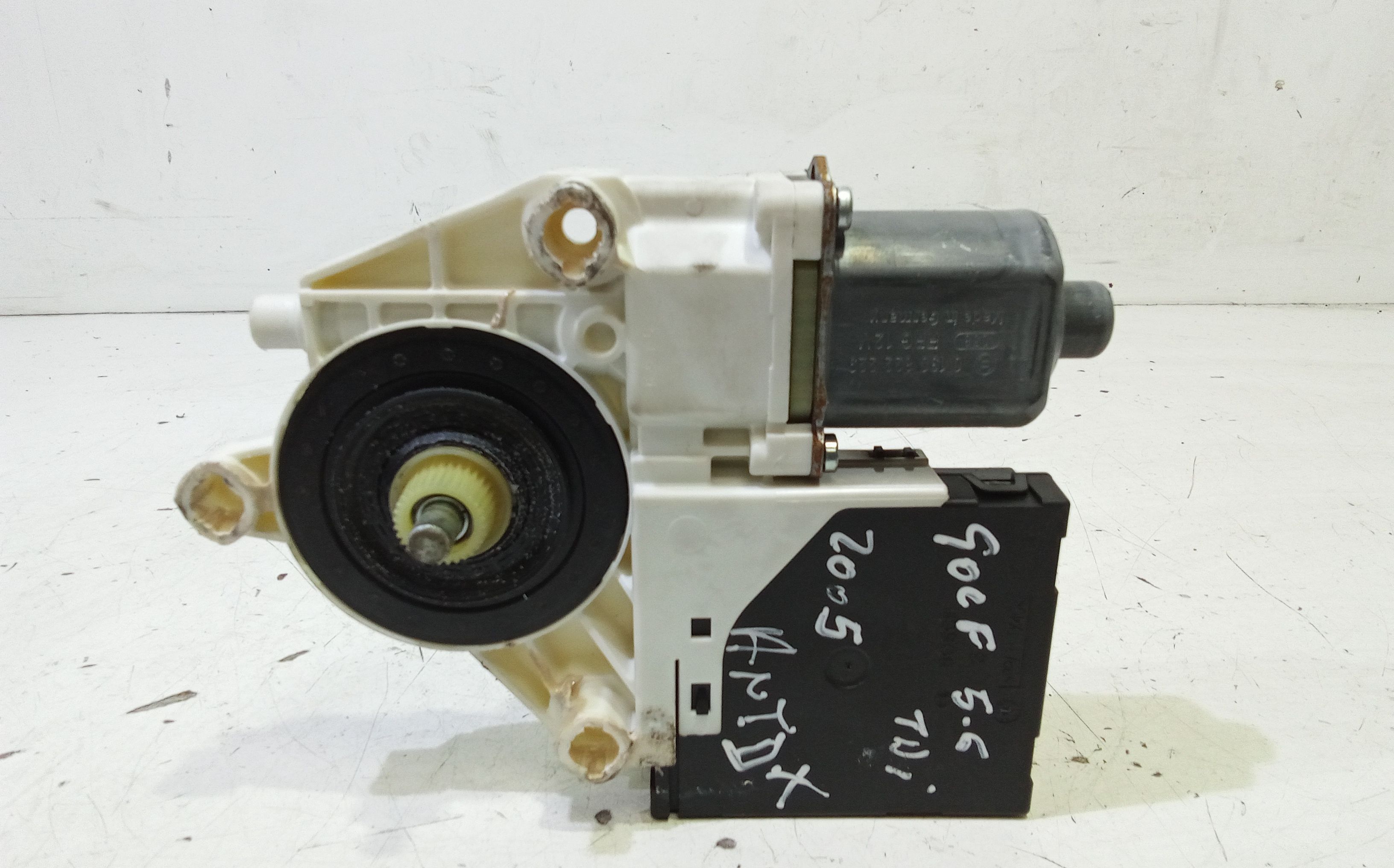 Motorino Alzacristallo Porta Ant. Destro 5K0959702AZ07 Usato