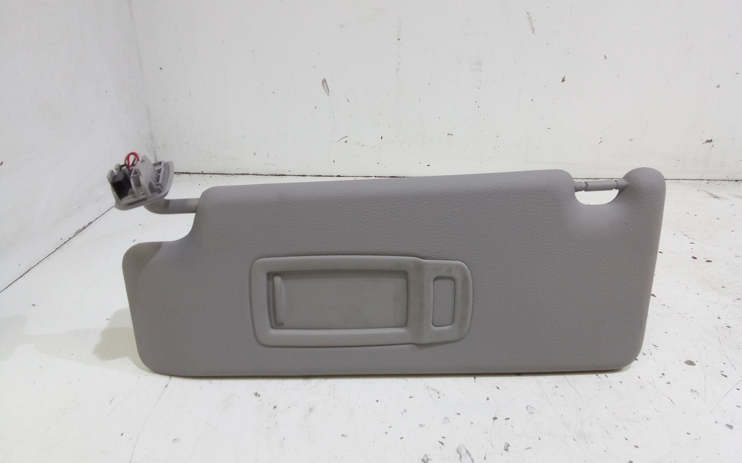 Aletta Parasole Parabrezza Sinistro 51165A3BCA5 Usato