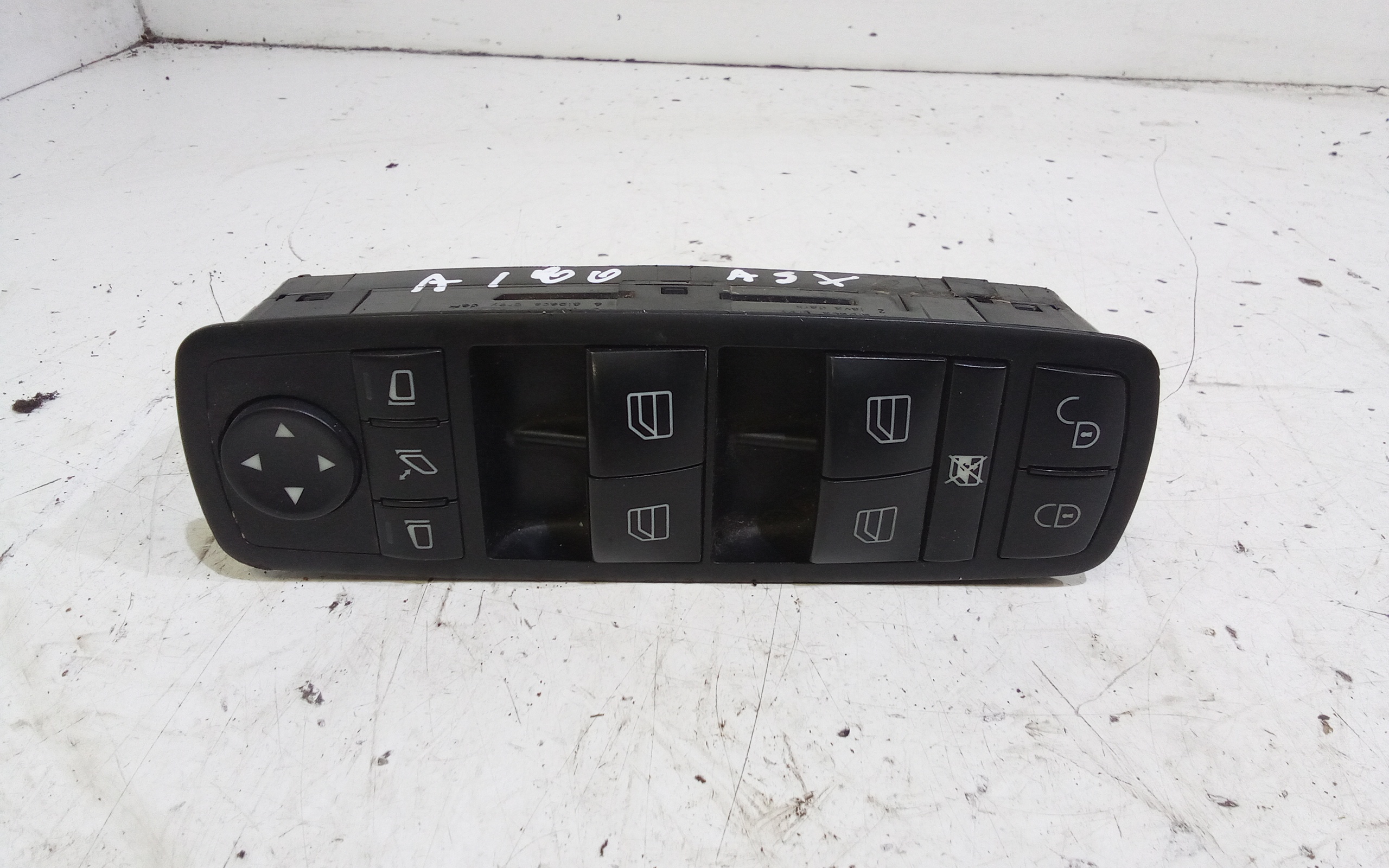 Interruttore Alzacristalli Porta Ant. Sinistro A16982069109116 Usato