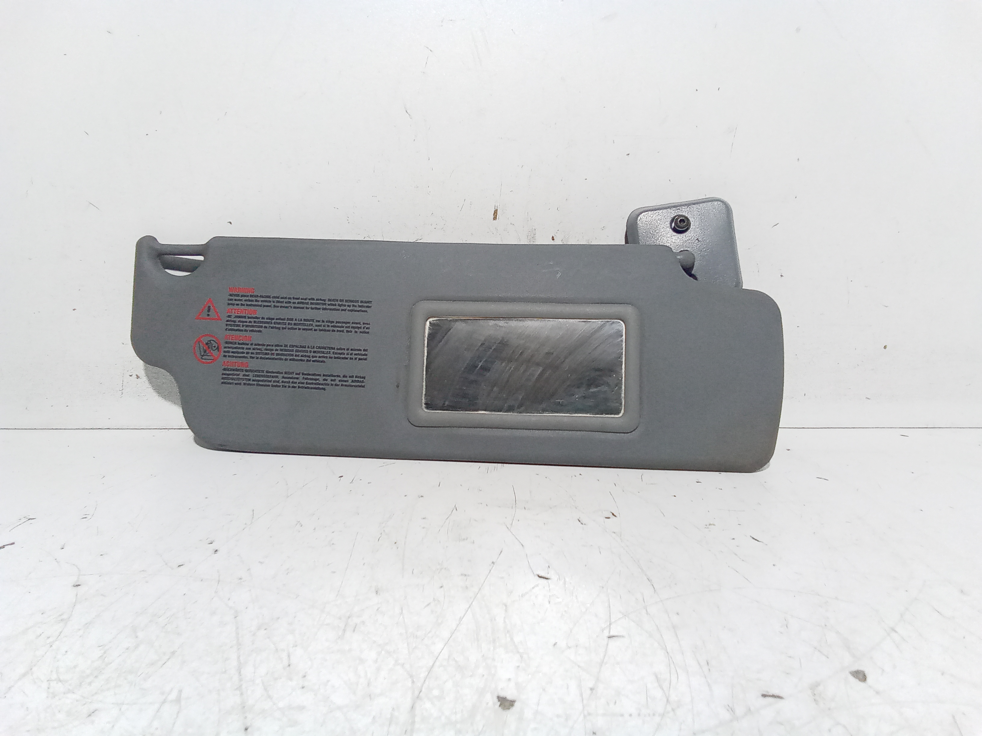 Aletta Parasole Parabrezza Destro 8200190789 Usato