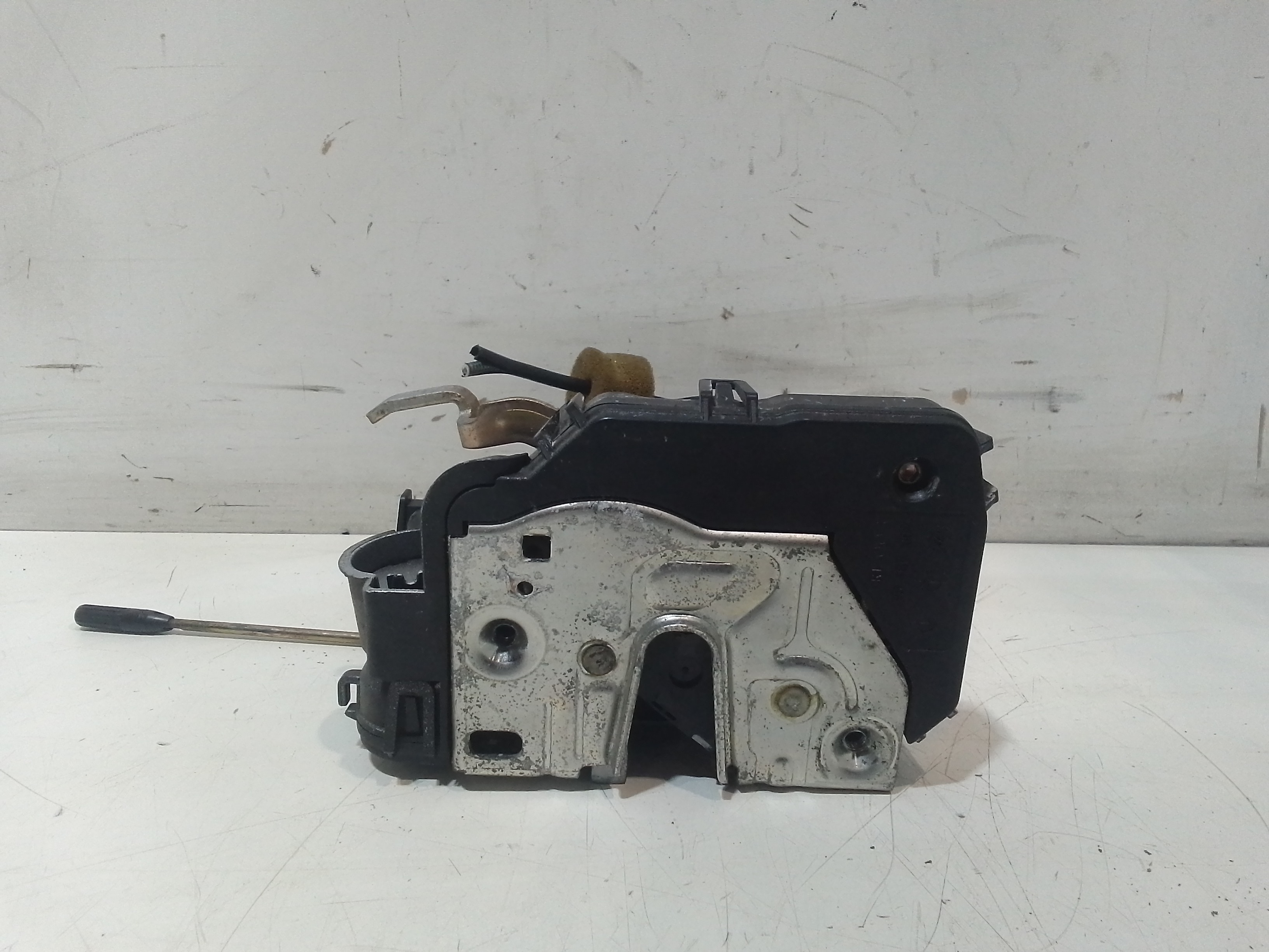 Serratura Porta Ant. Destro A2097200435 Usato