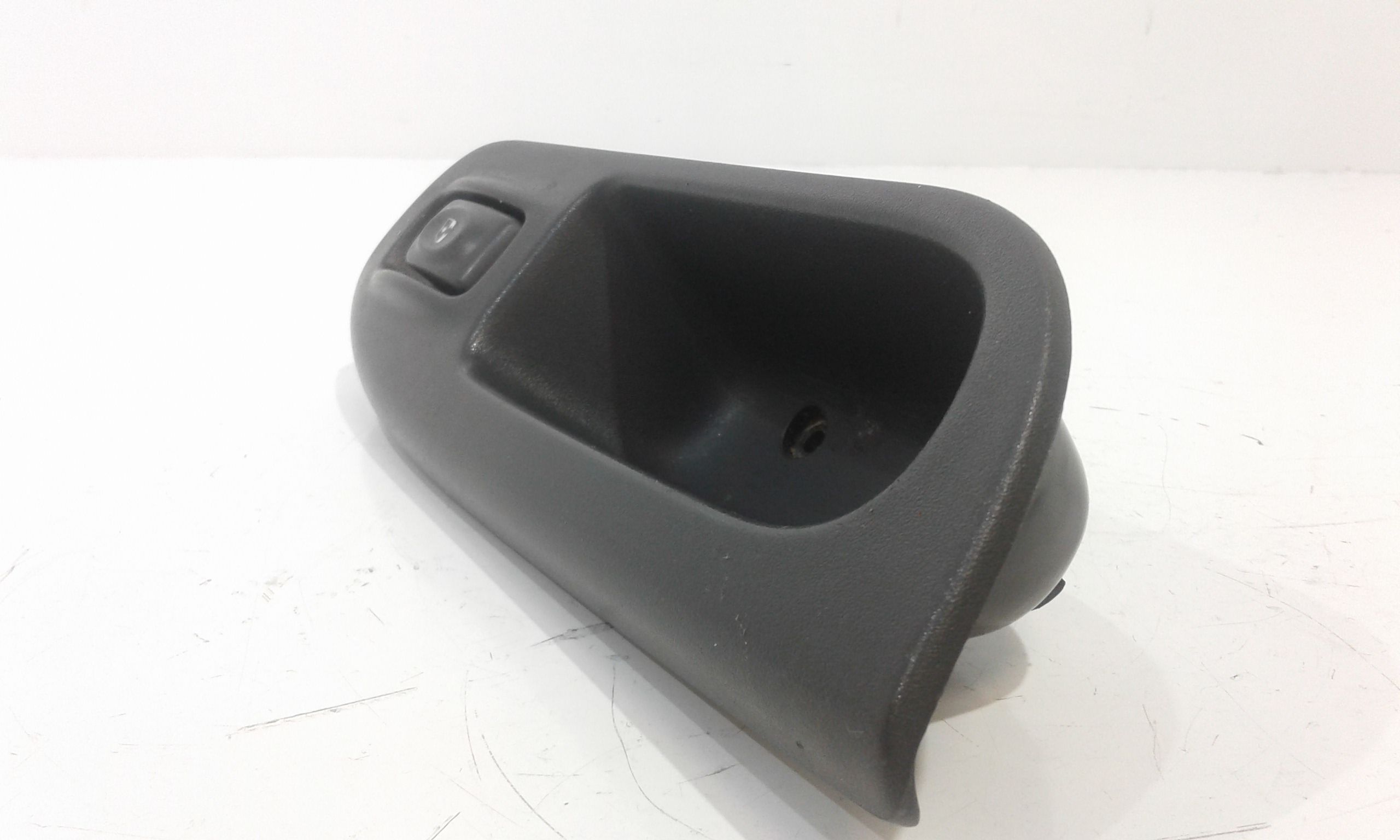 Interruttore Alzacristalli Porta Ant. Destro 7700432963 Usato