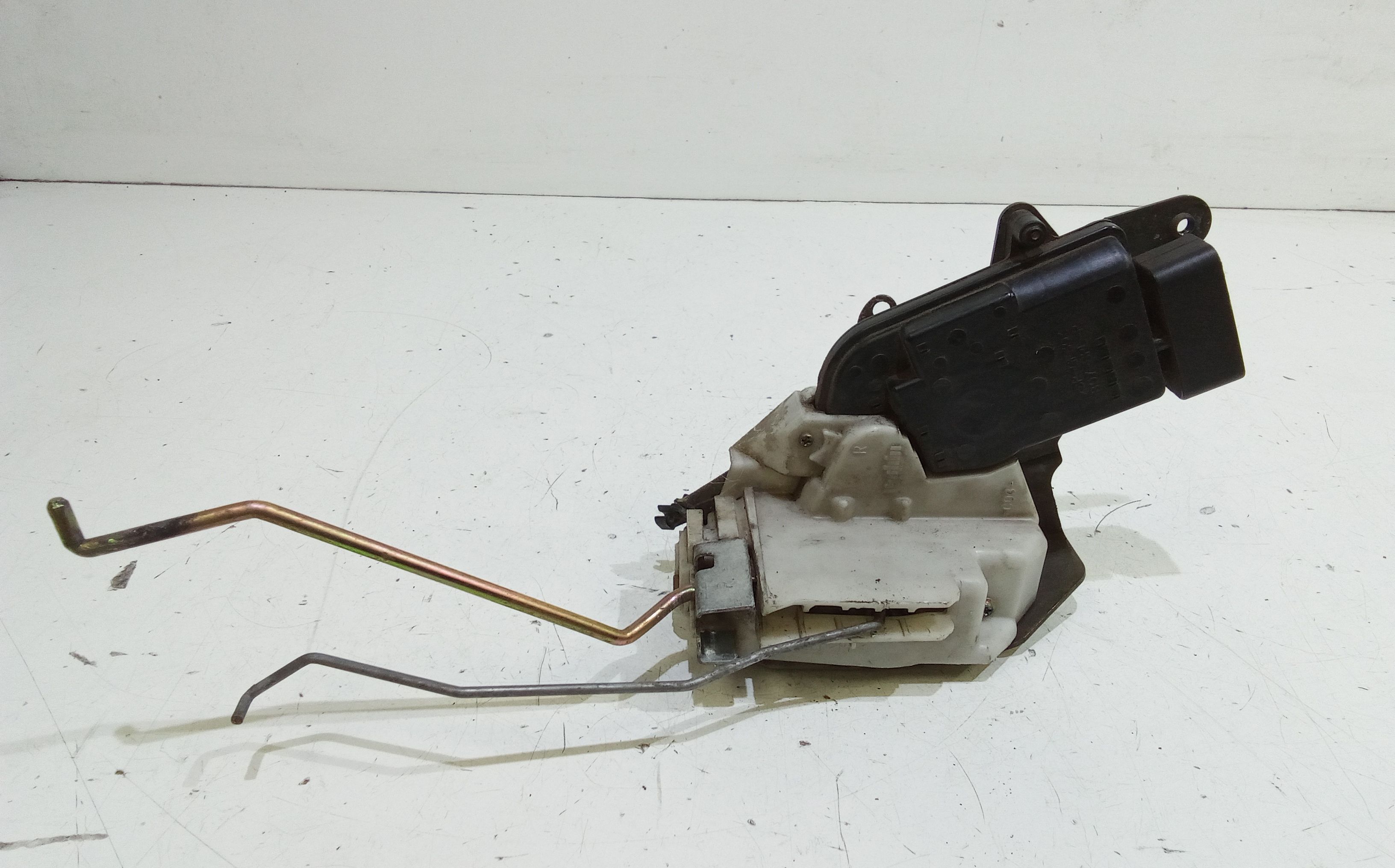 Serratura Porta Ant. Destro 9204921 Usato