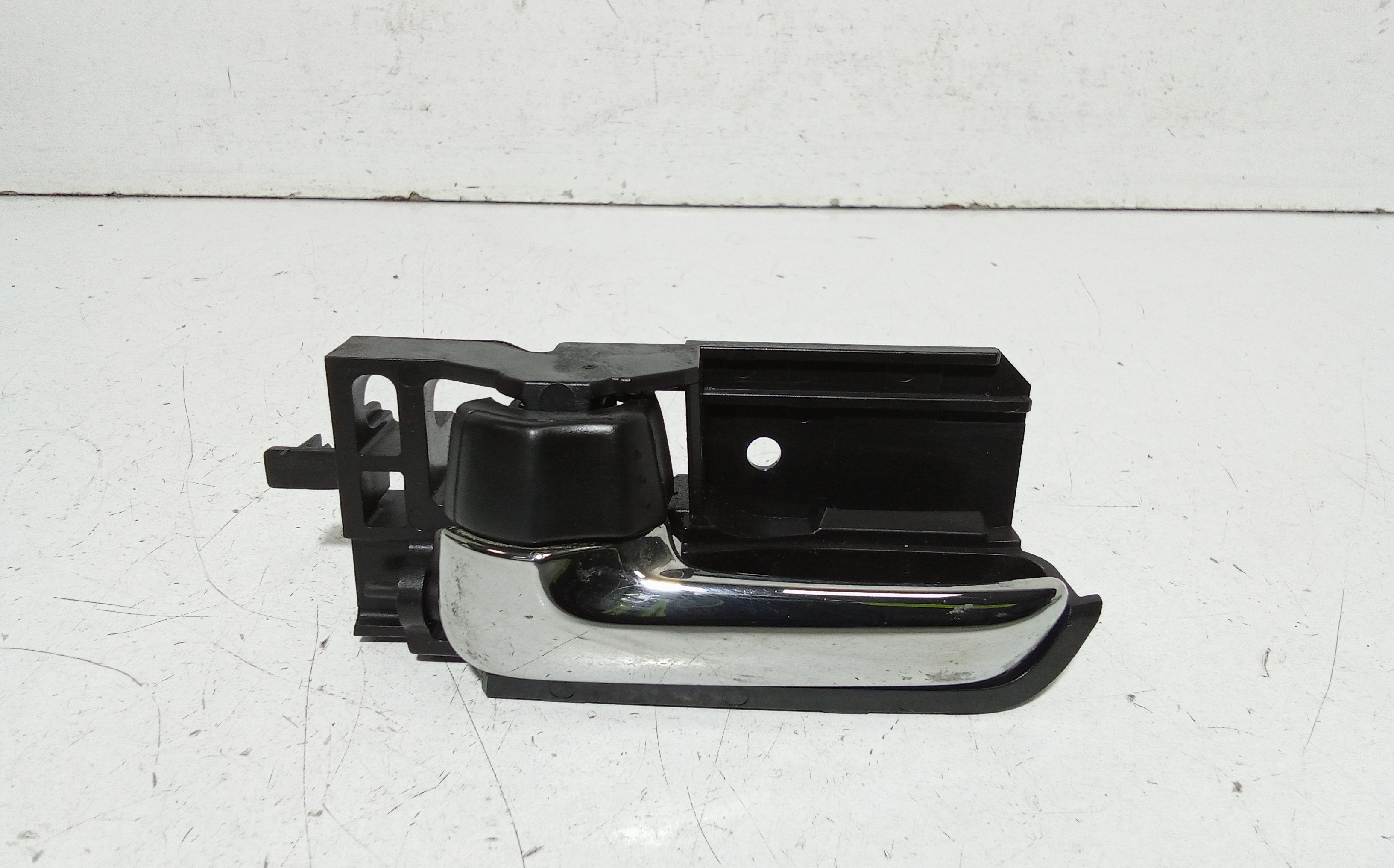 Maniglia Int. Apertura Porta Post. Sinistro Usato