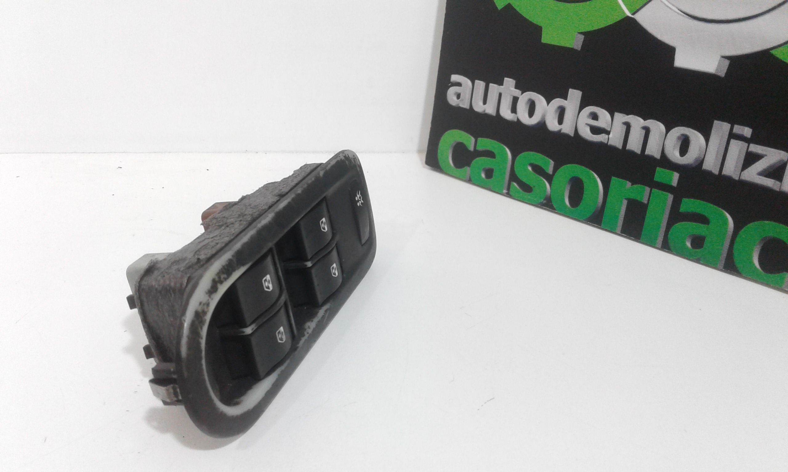 Interruttore Alzacristalli Porta Ant. Sinistro 8200107772 Usato