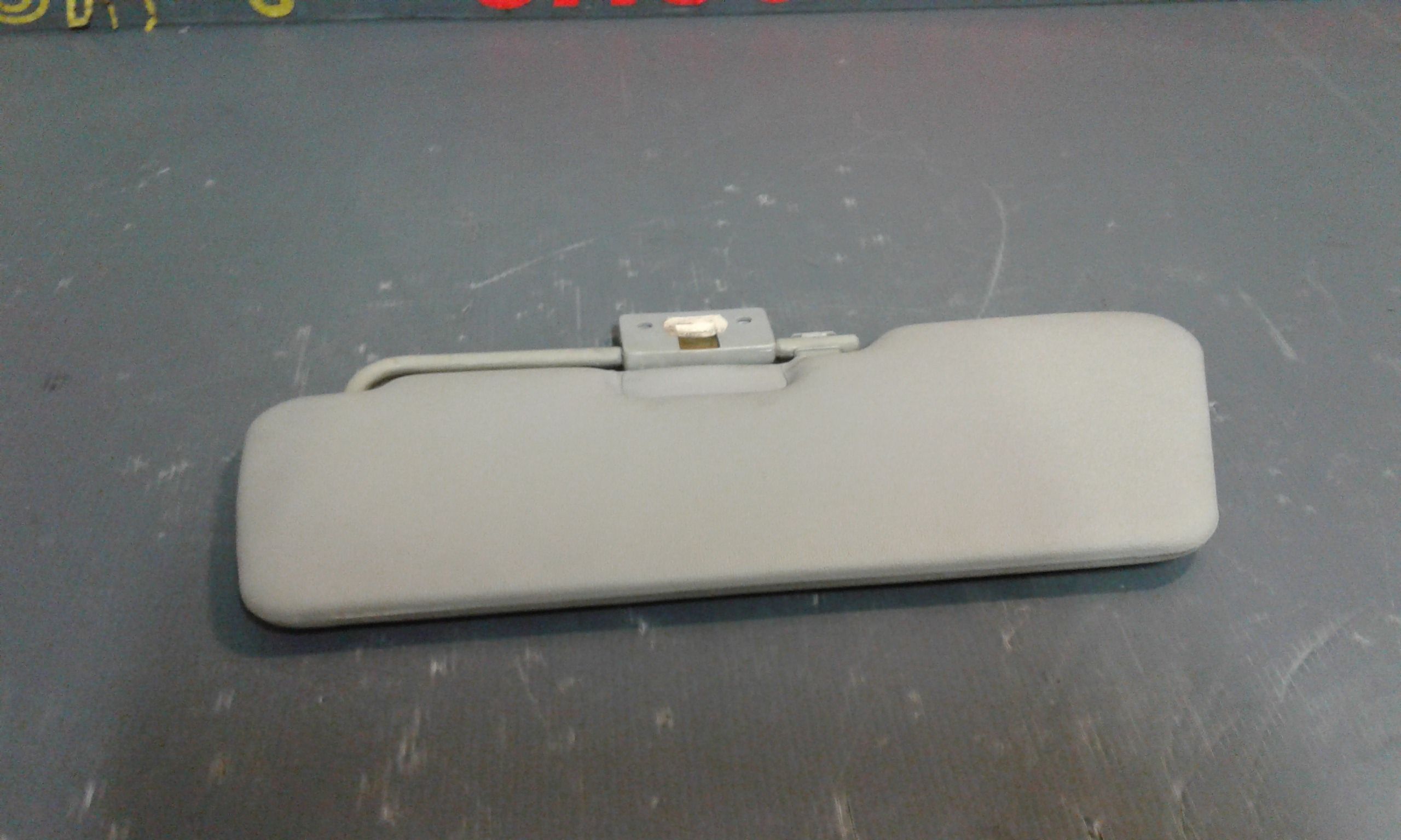 Aletta Parasole Parabrezza Destro 735244339 Usato