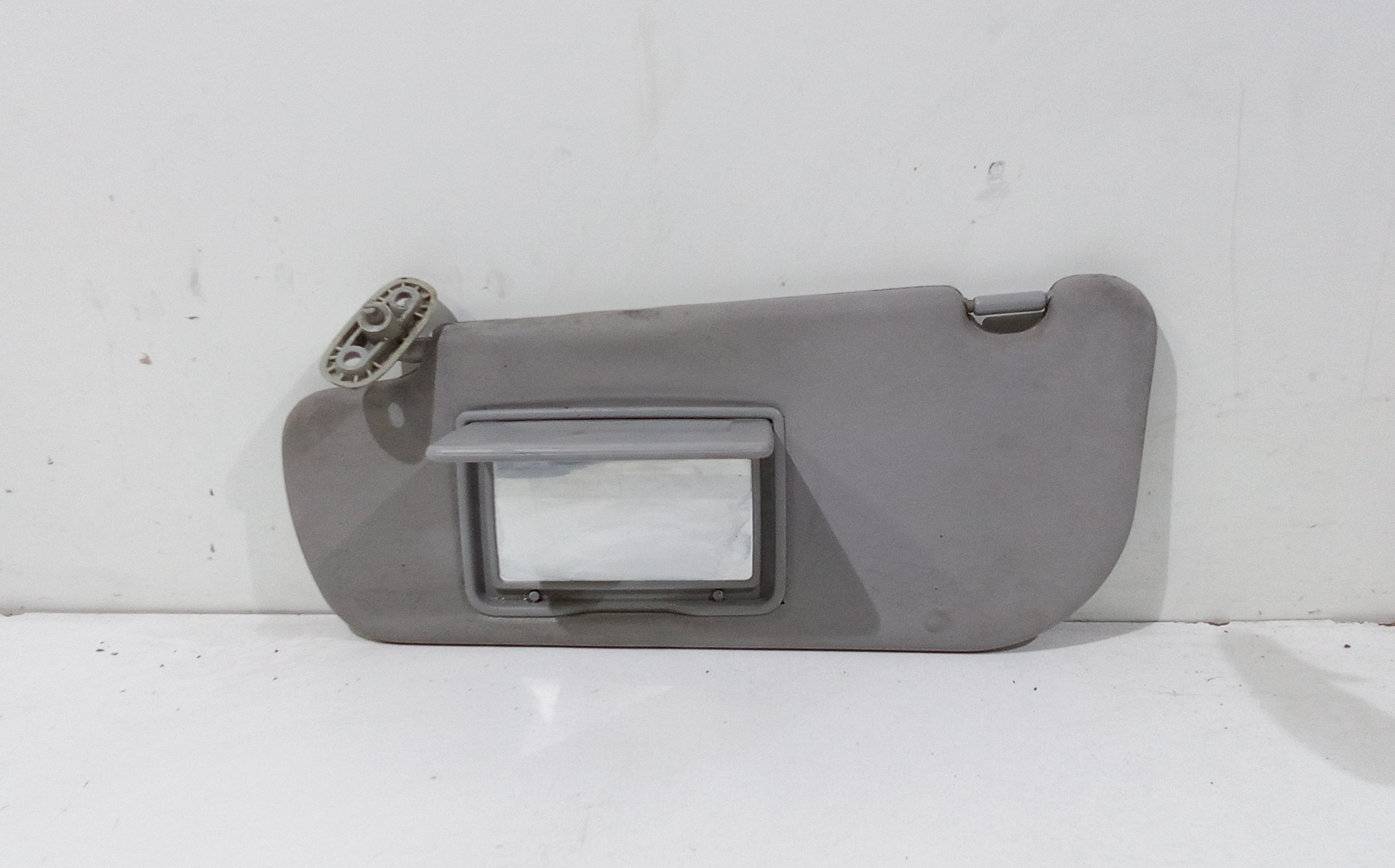 Aletta Parasole Parabrezza Sinistro 8521007130MG Usato