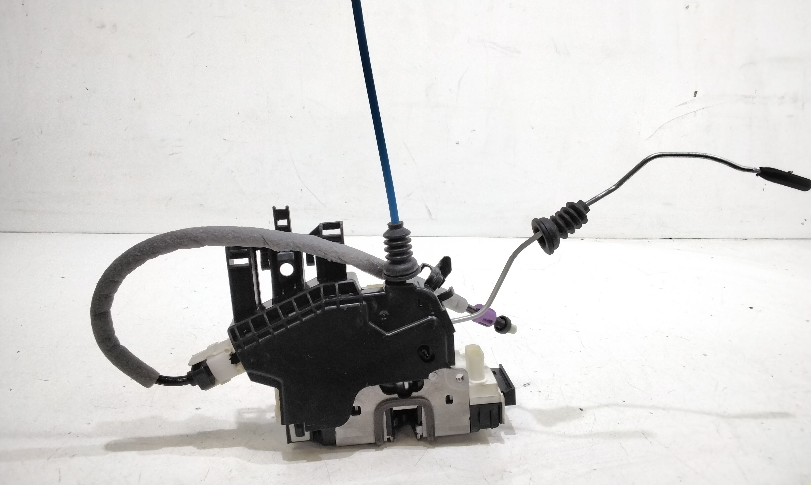 Serratura Porta Ant. Destro A1667200435 Usato