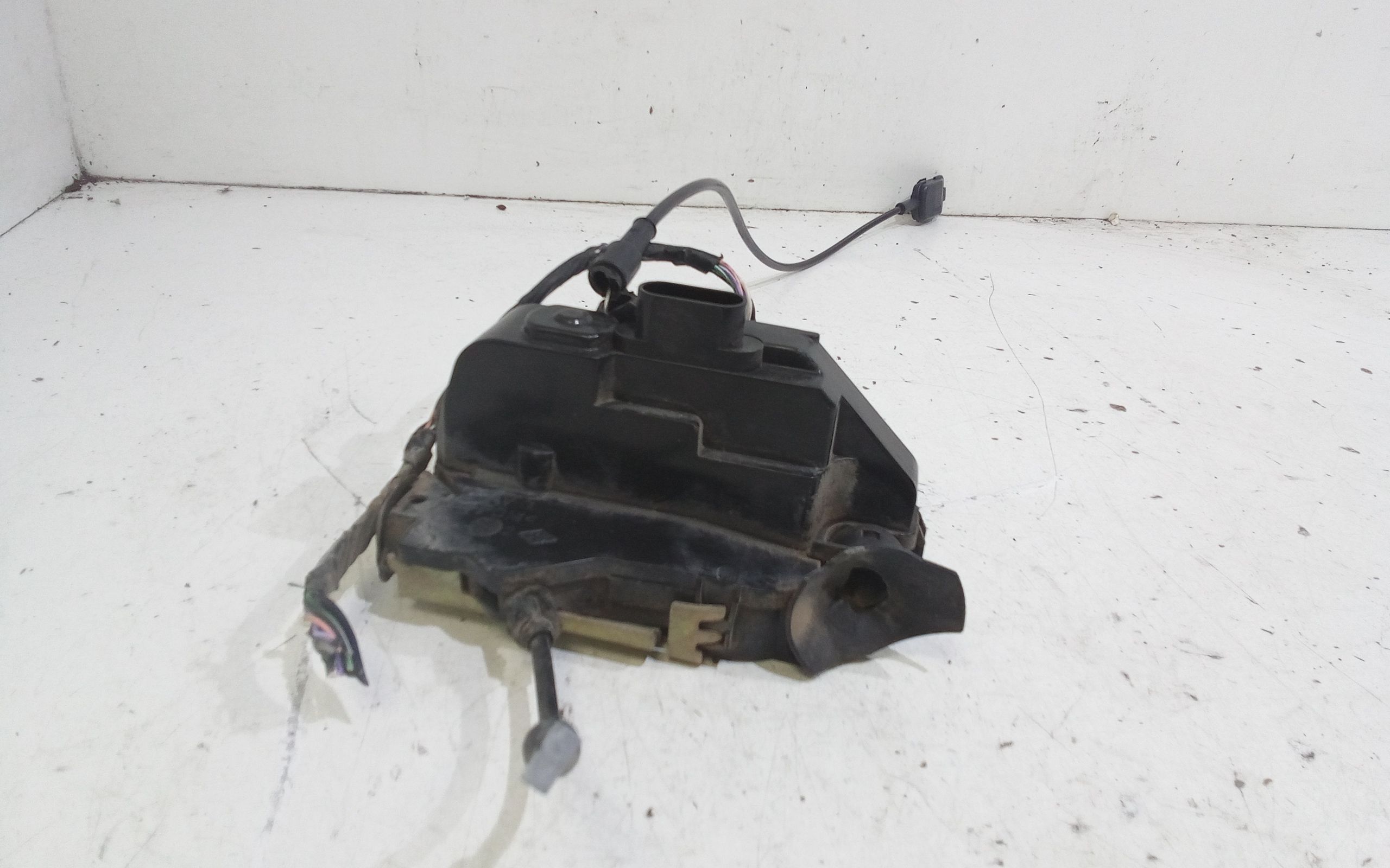 Serratura Porta Ant. Sinistro 8200027776 Usato