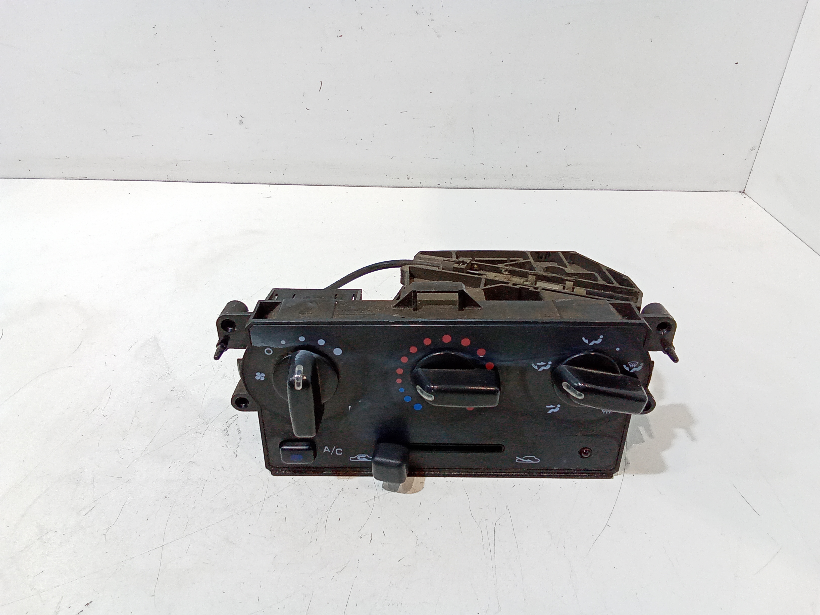 Blocco Comando Climatizzazione 275106F600 Usato