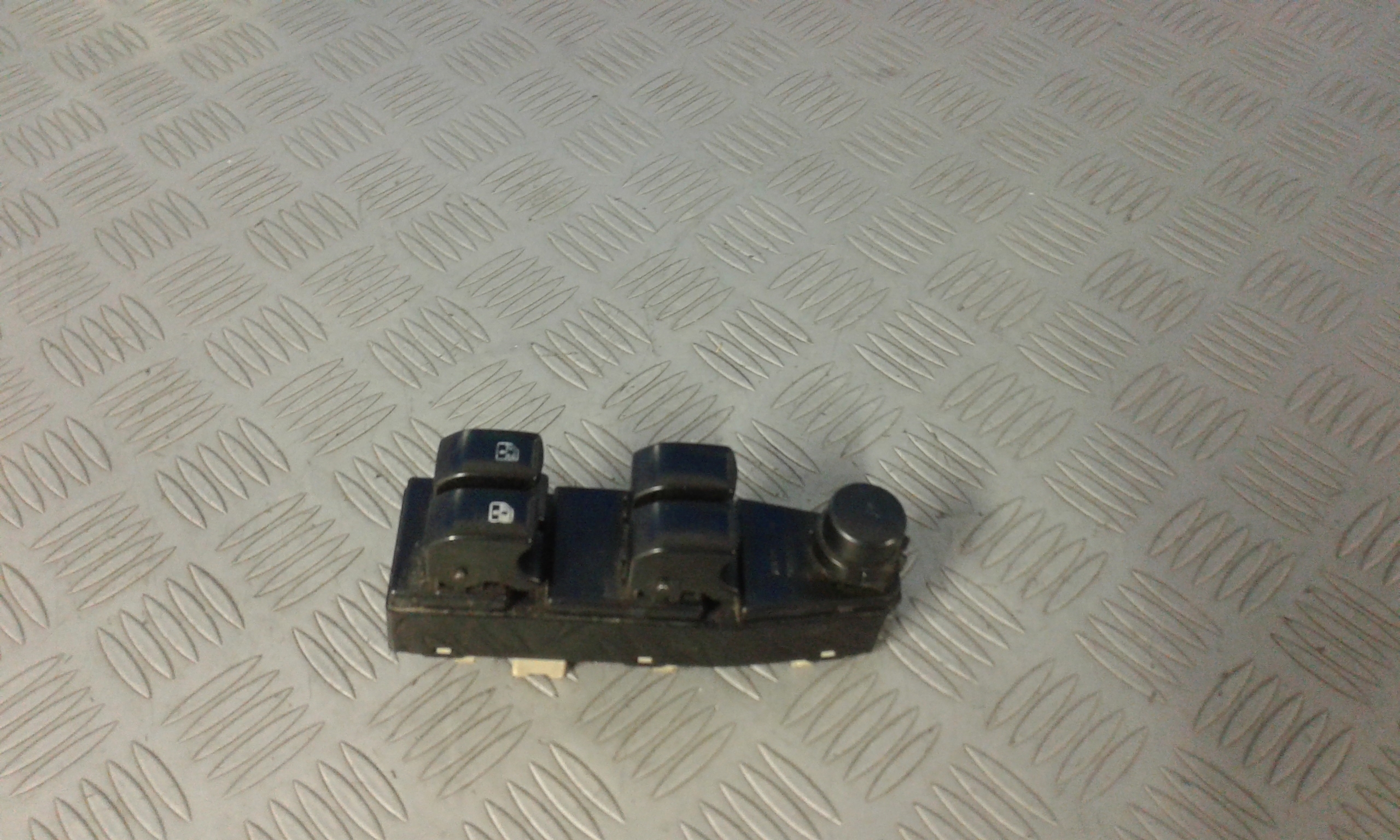 Interruttore Alzacristalli Porta Ant. Sinistro 96602501 Usato