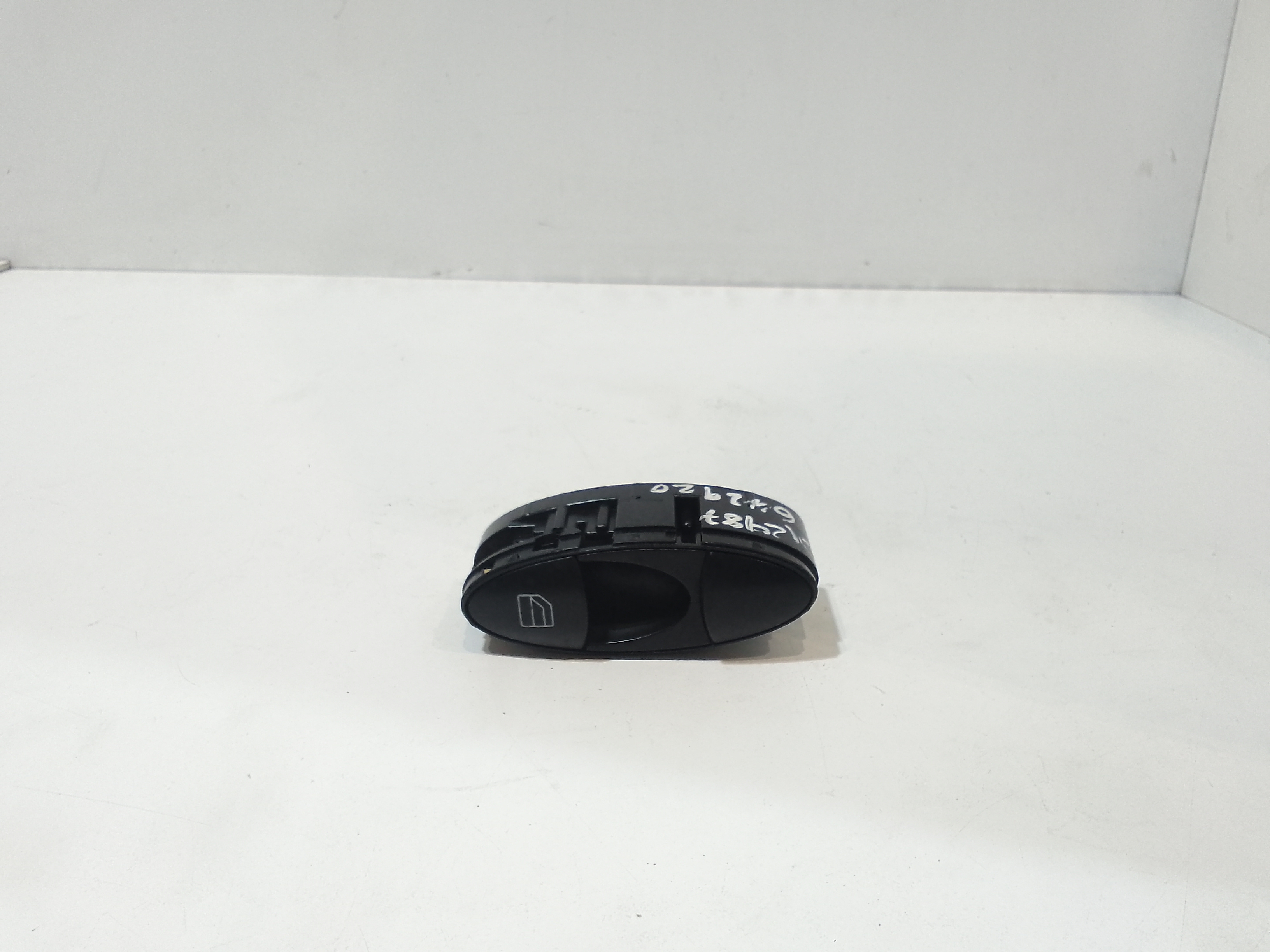 Interruttore Alzacristalli Porta Ant. Destro Usato