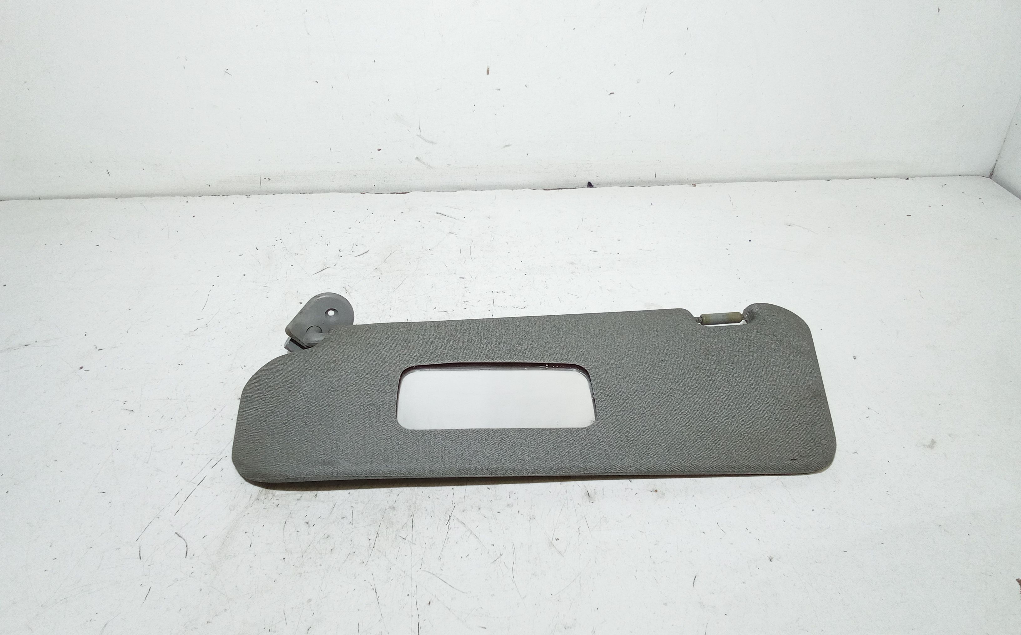 Aletta Parasole Parabrezza Sinistro 96537730 Usato