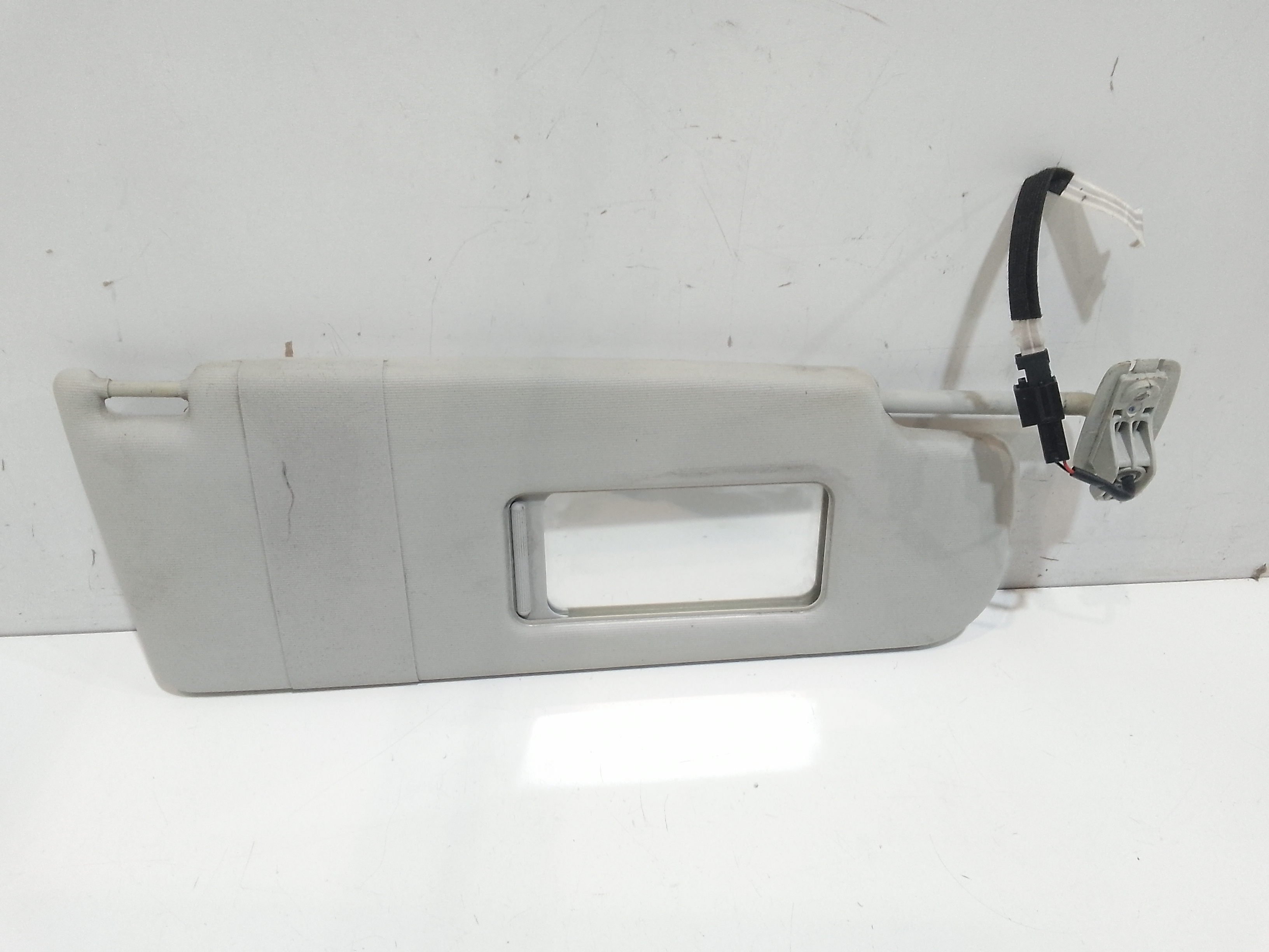 Aletta Parasole Parabrezza Destro 1K0857552L2F4 Usato