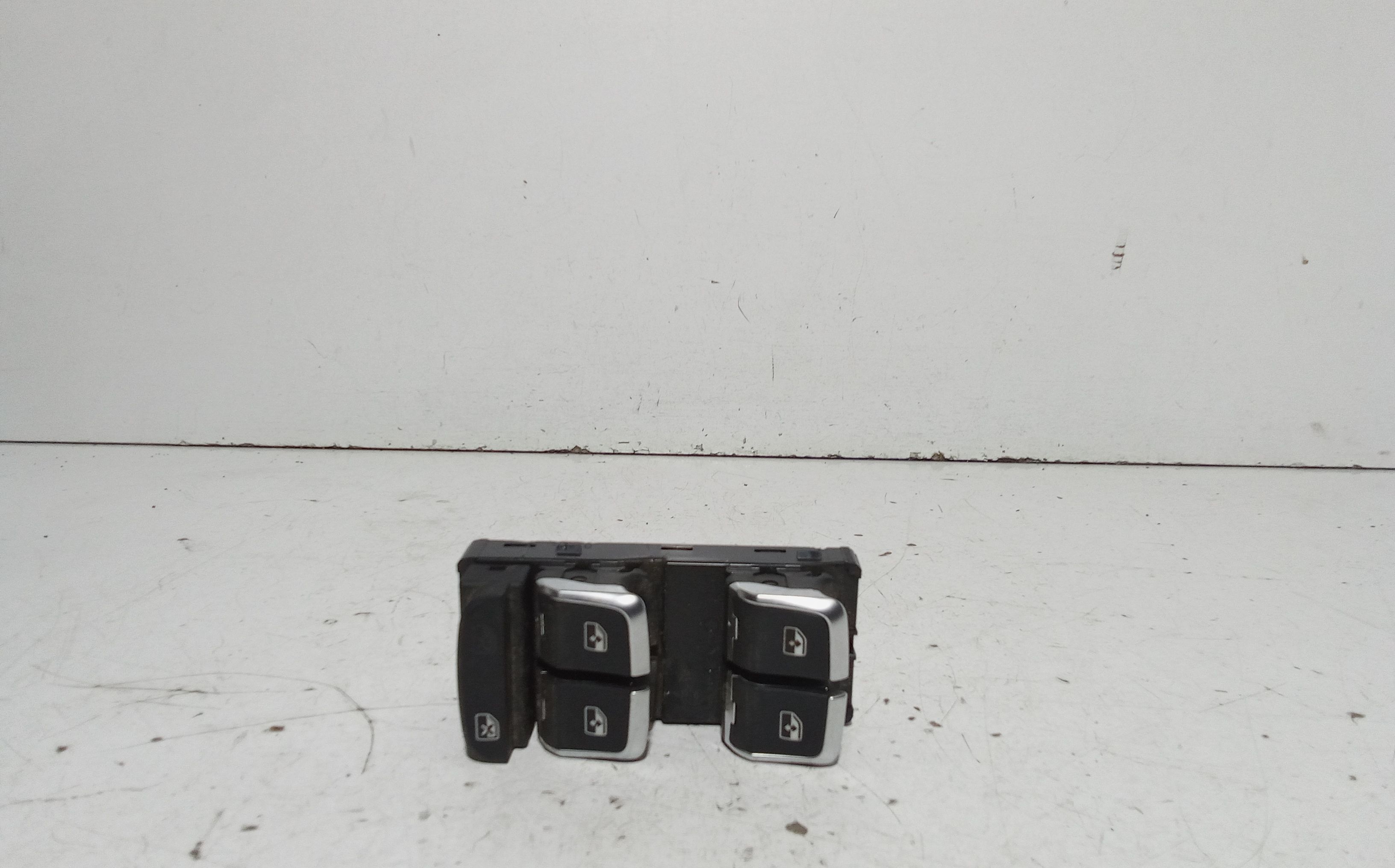 Interruttore Alzacristalli Porta Ant. Sinistro Usato