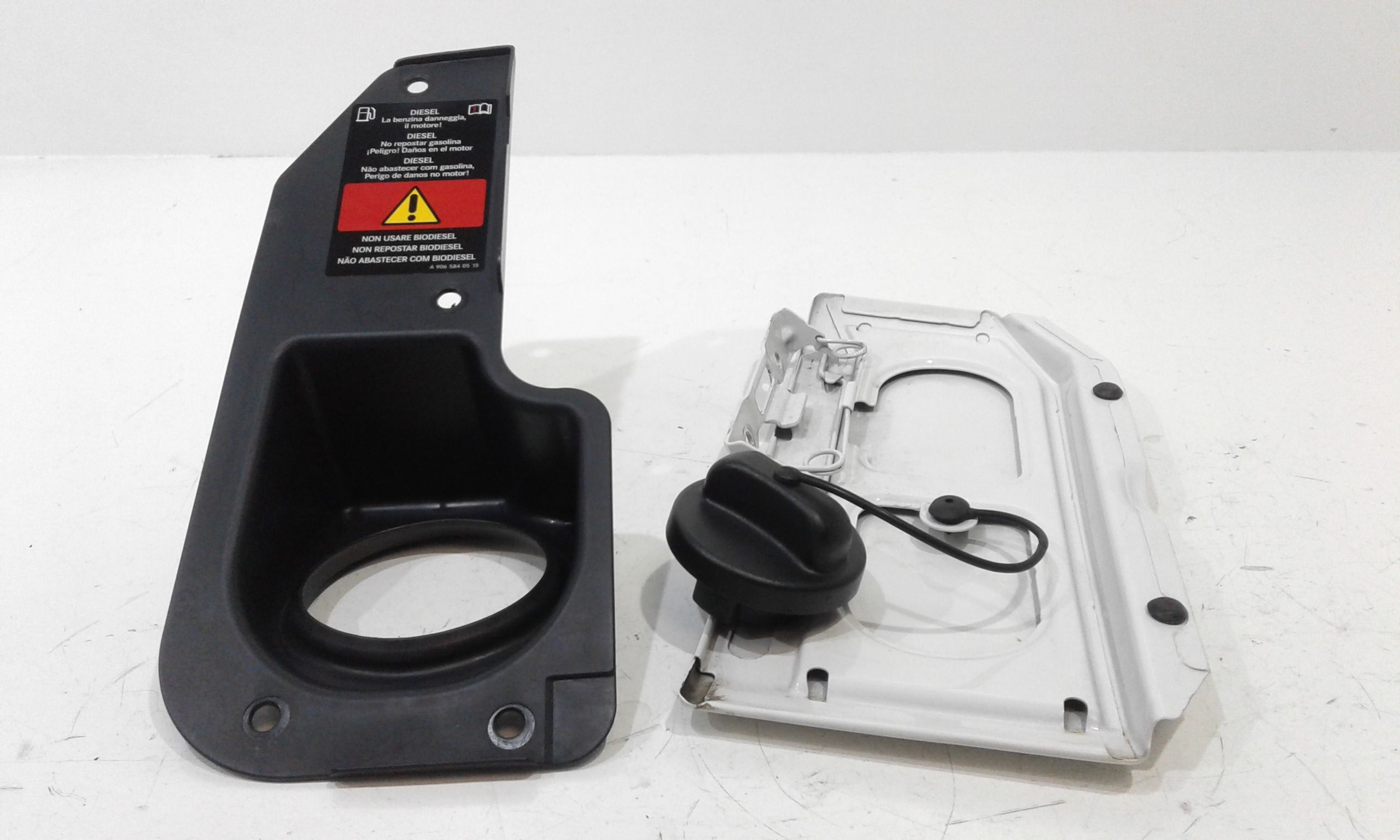 Sportello Carburante Usato