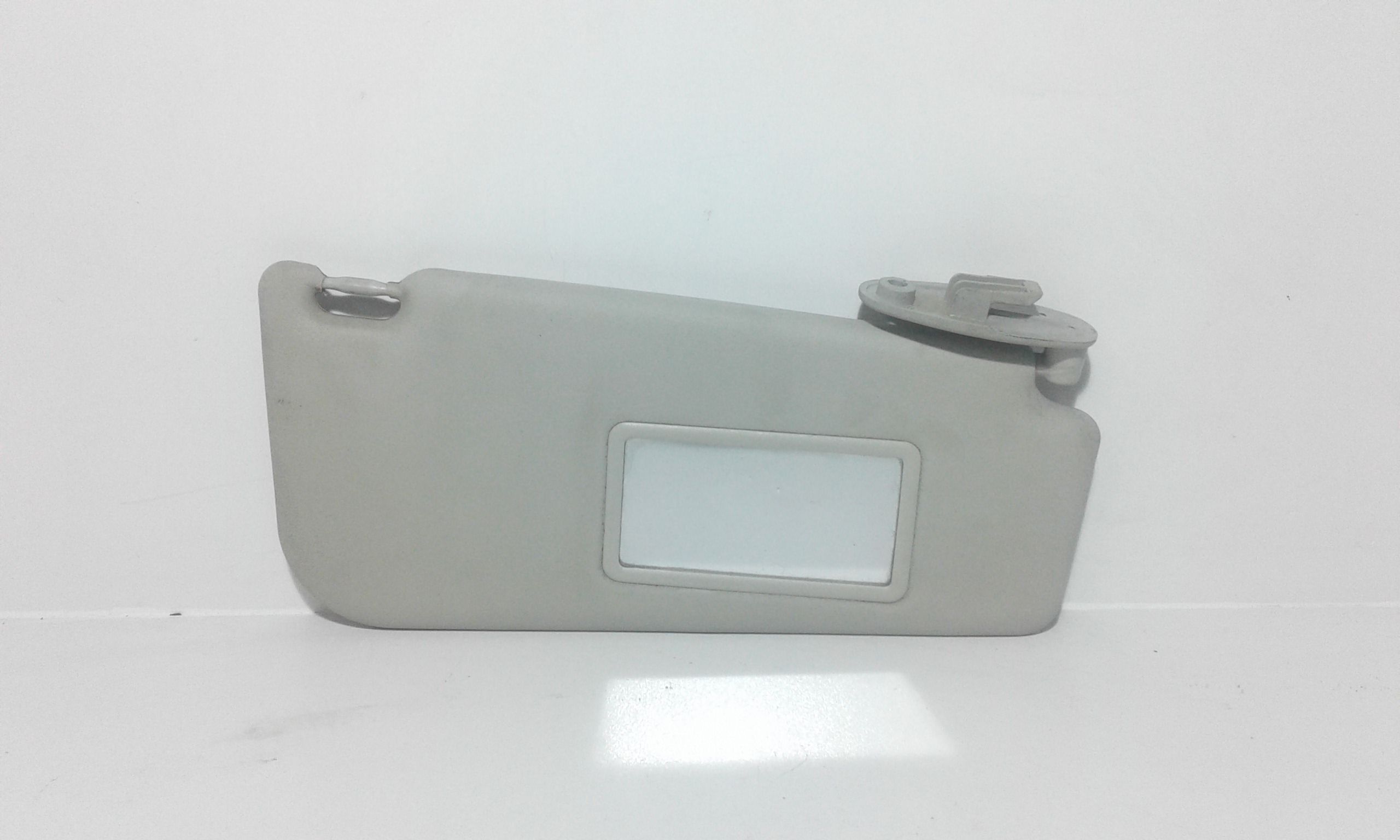 Aletta Parasole Parabrezza Destro 735338206 Usato